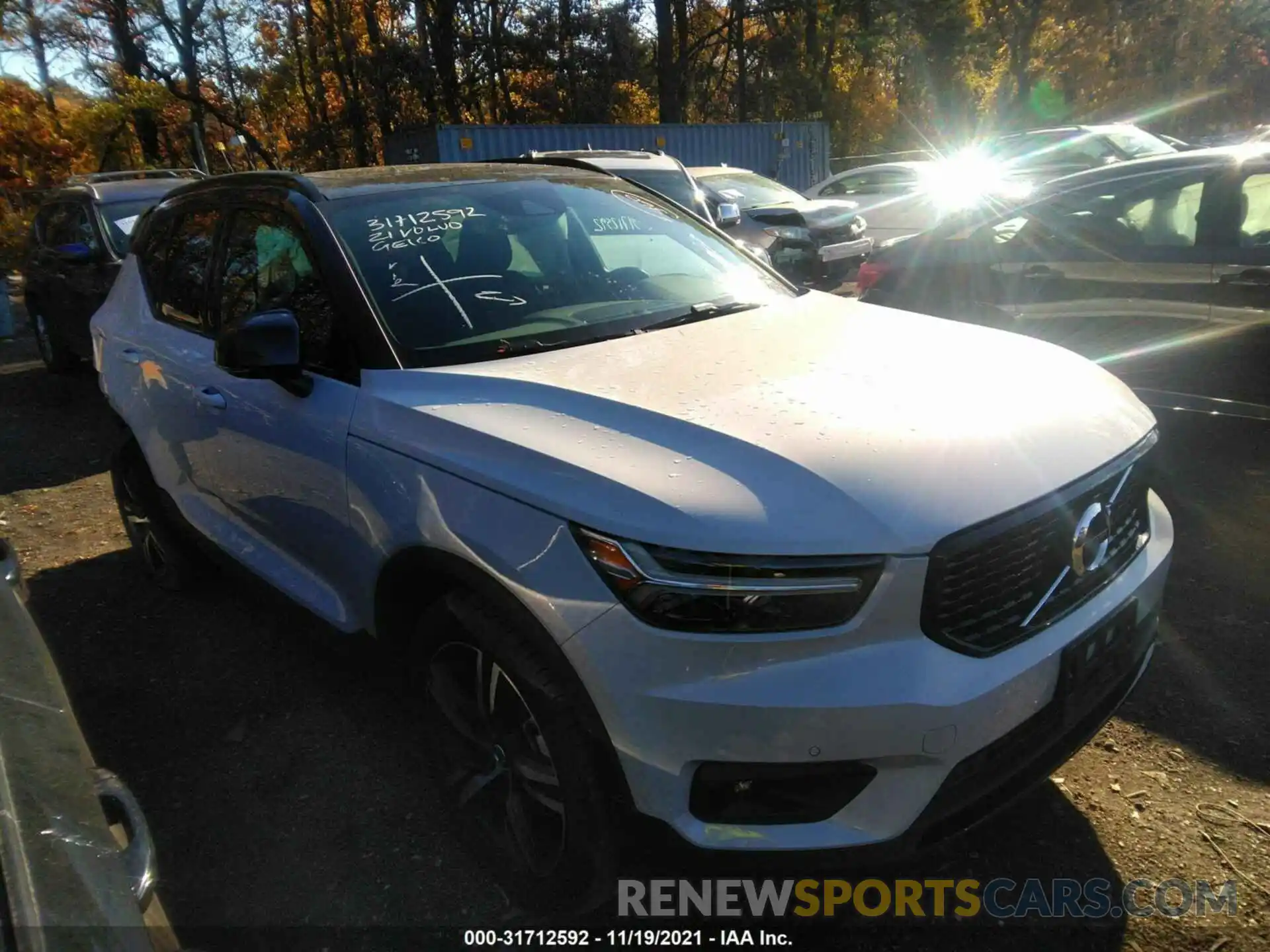 1 Photograph of a damaged car YV4162UM6M2468236 VOLVO XC40 2021