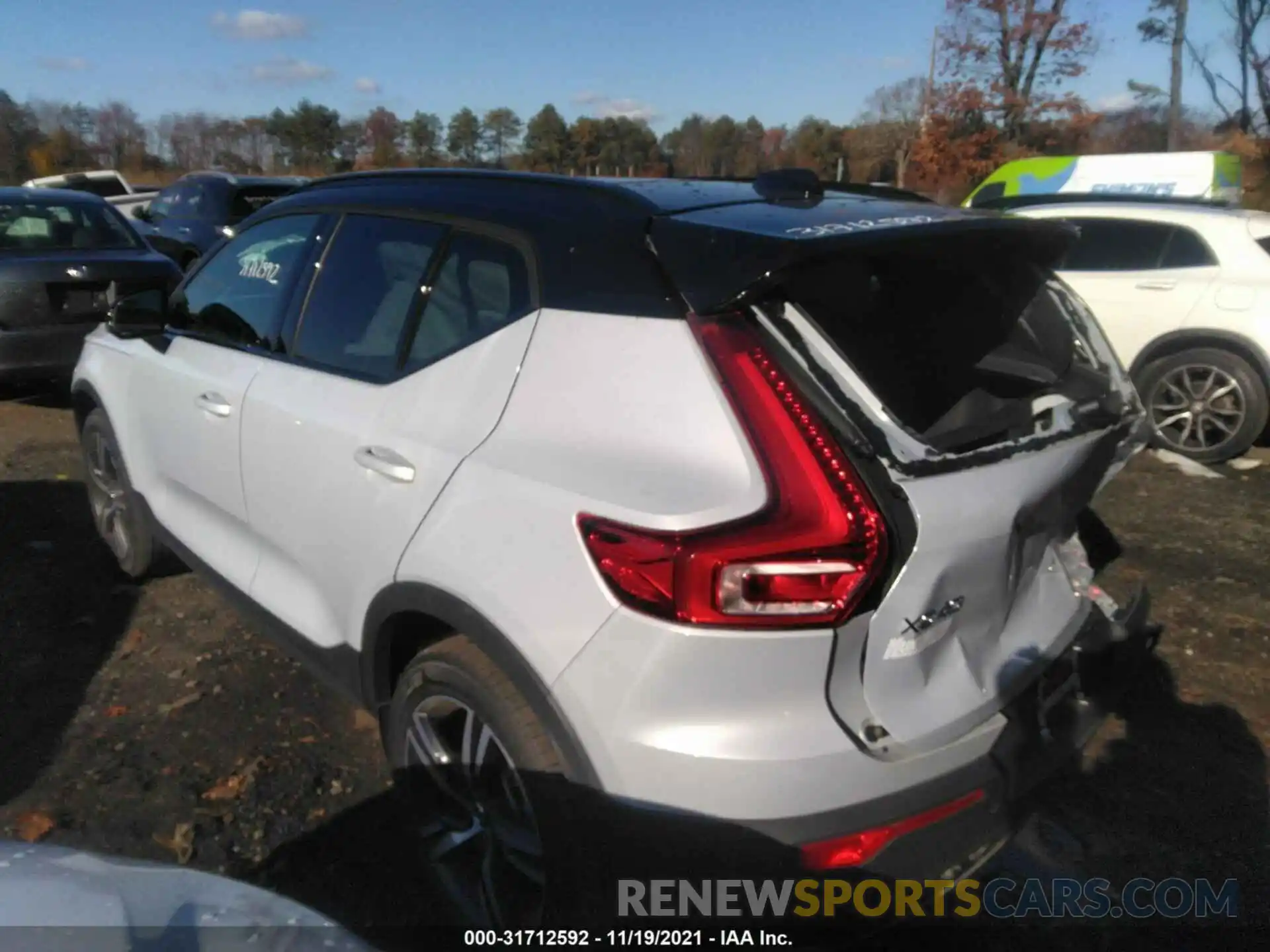 3 Photograph of a damaged car YV4162UM6M2468236 VOLVO XC40 2021