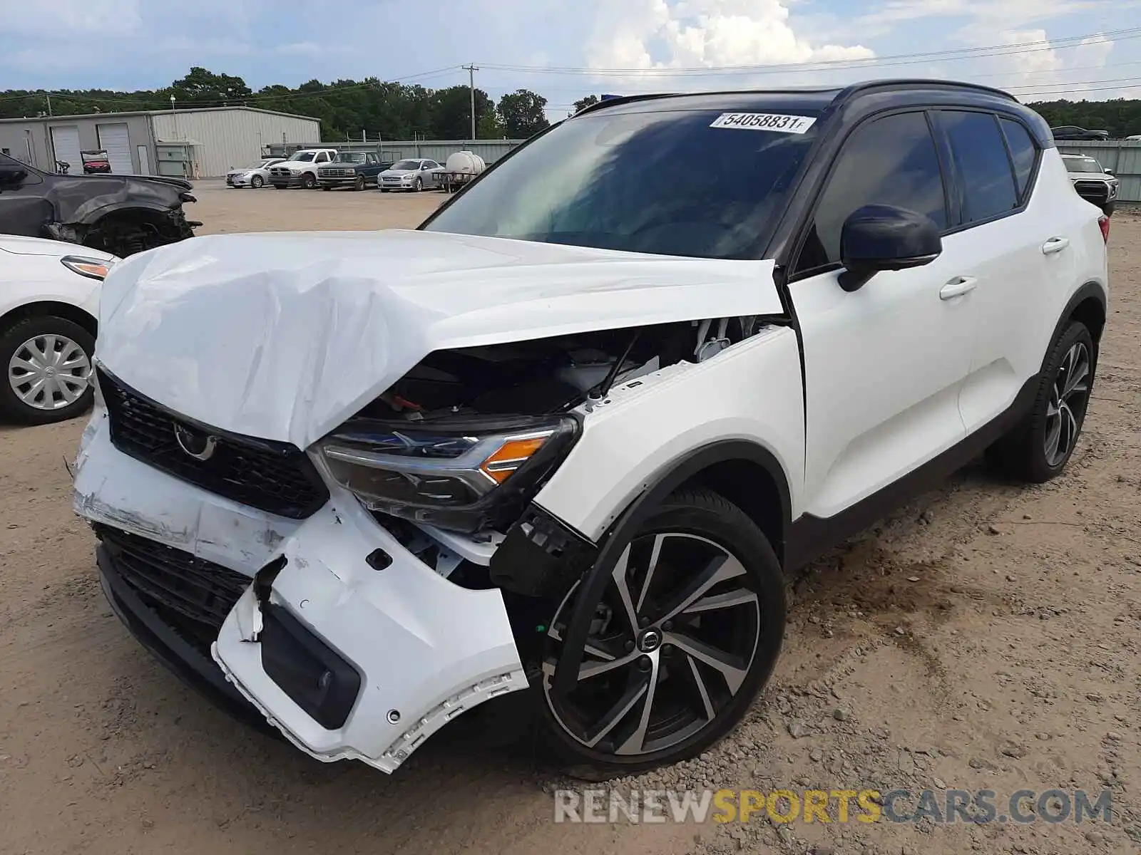 2 Photograph of a damaged car YV4162UM6M2488230 VOLVO XC40 2021