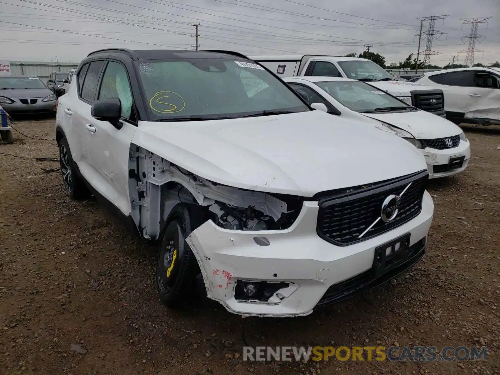 1 Photograph of a damaged car YV4162UM6M2494786 VOLVO XC40 2021