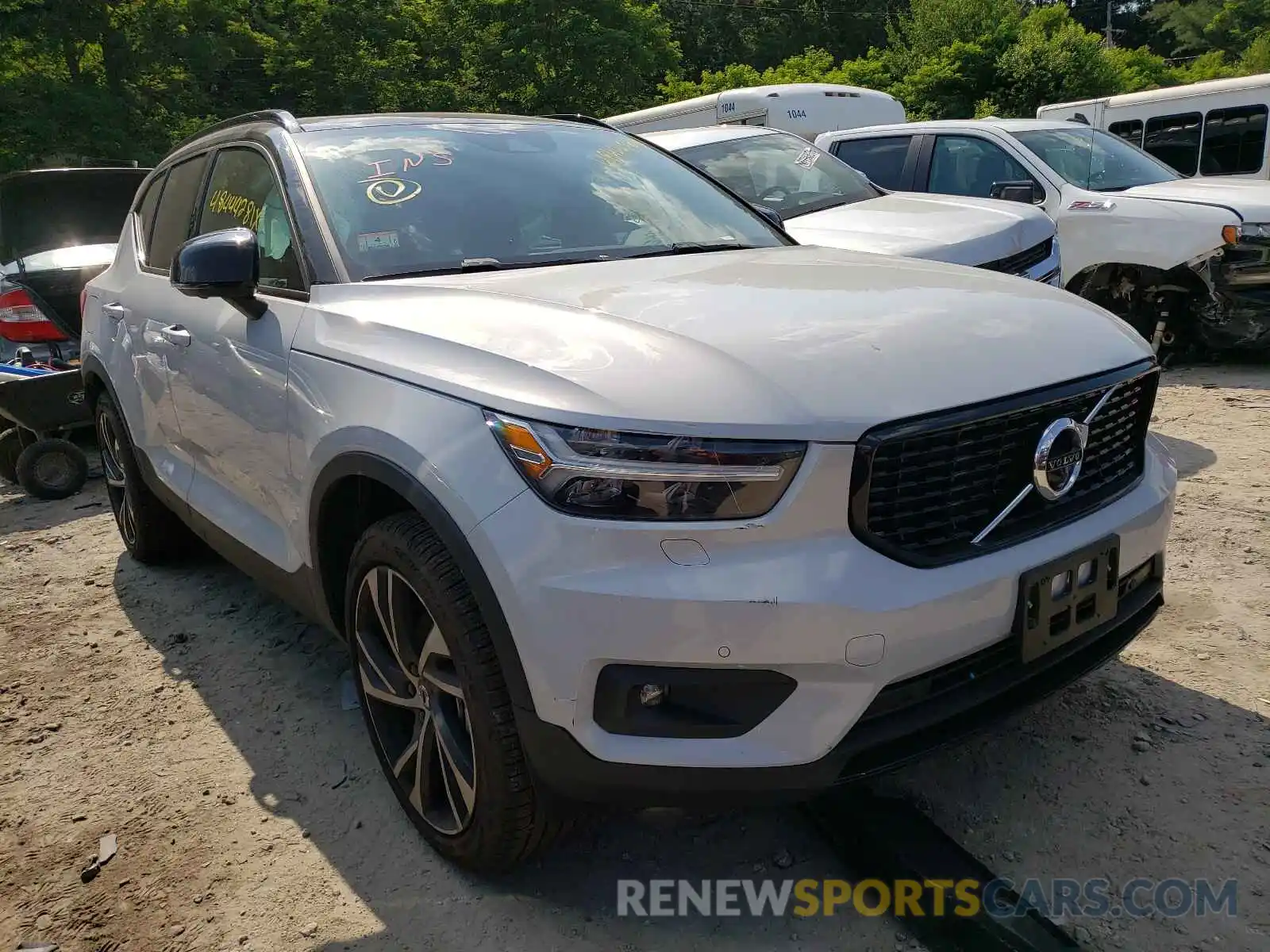 1 Photograph of a damaged car YV4162UM6M2528340 VOLVO XC40 2021