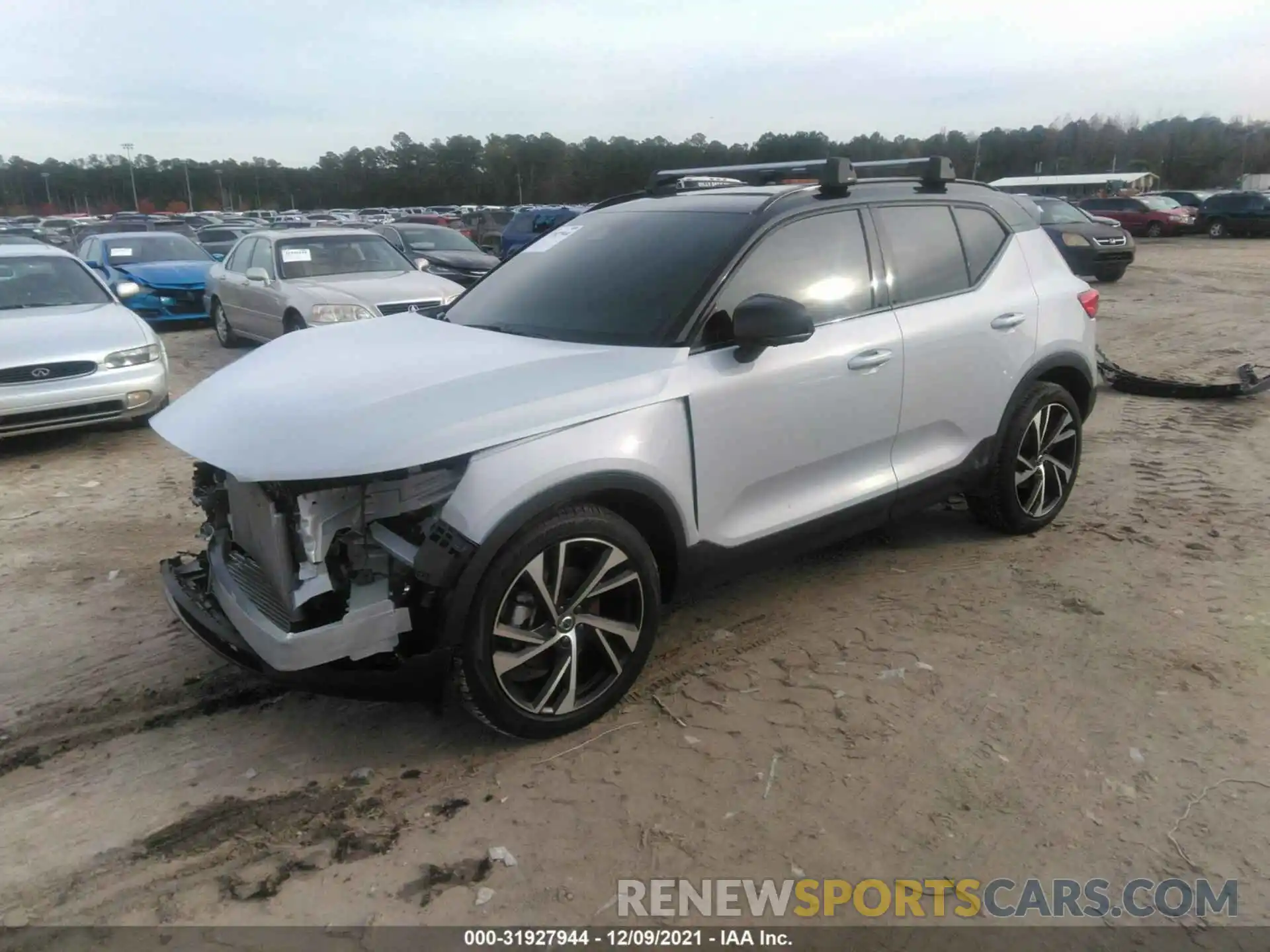 2 Photograph of a damaged car YV4162UM6M2615333 VOLVO XC40 2021