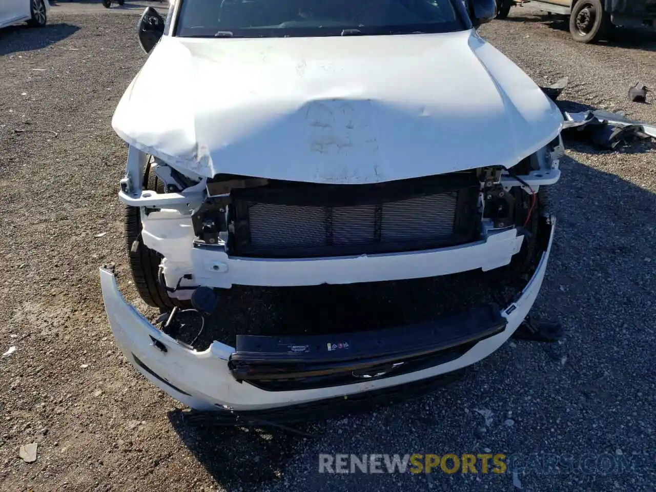 9 Photograph of a damaged car YV4162UM7M2418476 VOLVO XC40 2021