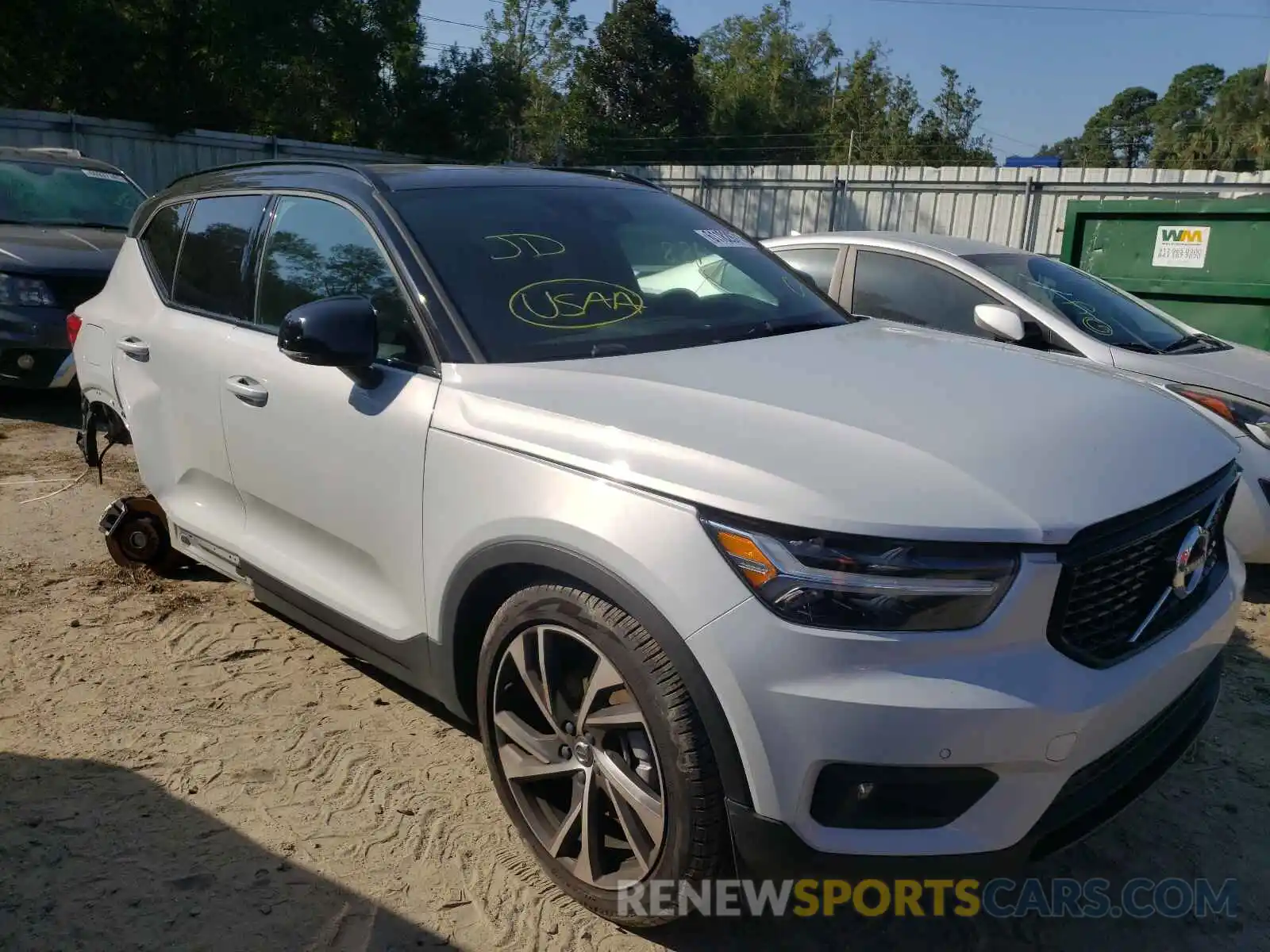 1 Photograph of a damaged car YV4162UM7M2522899 VOLVO XC40 2021