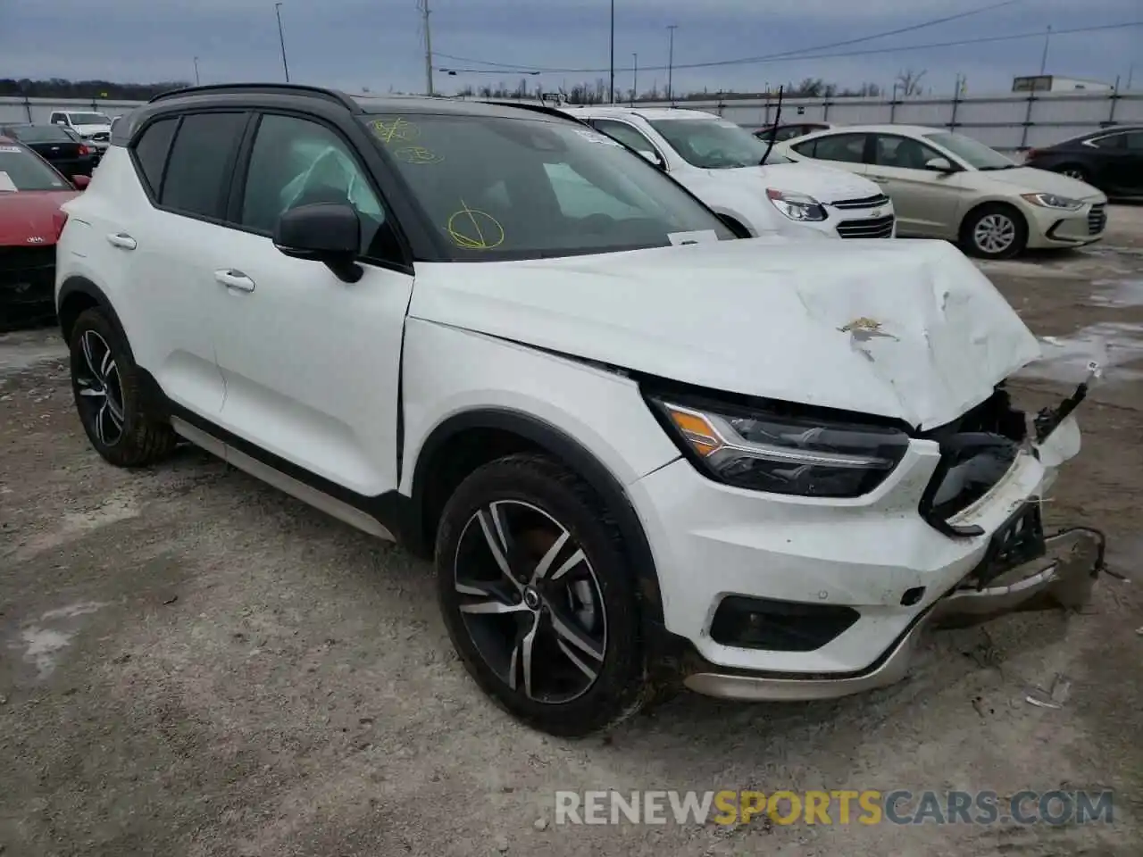 1 Photograph of a damaged car YV4162UM7M2580446 VOLVO XC40 2021