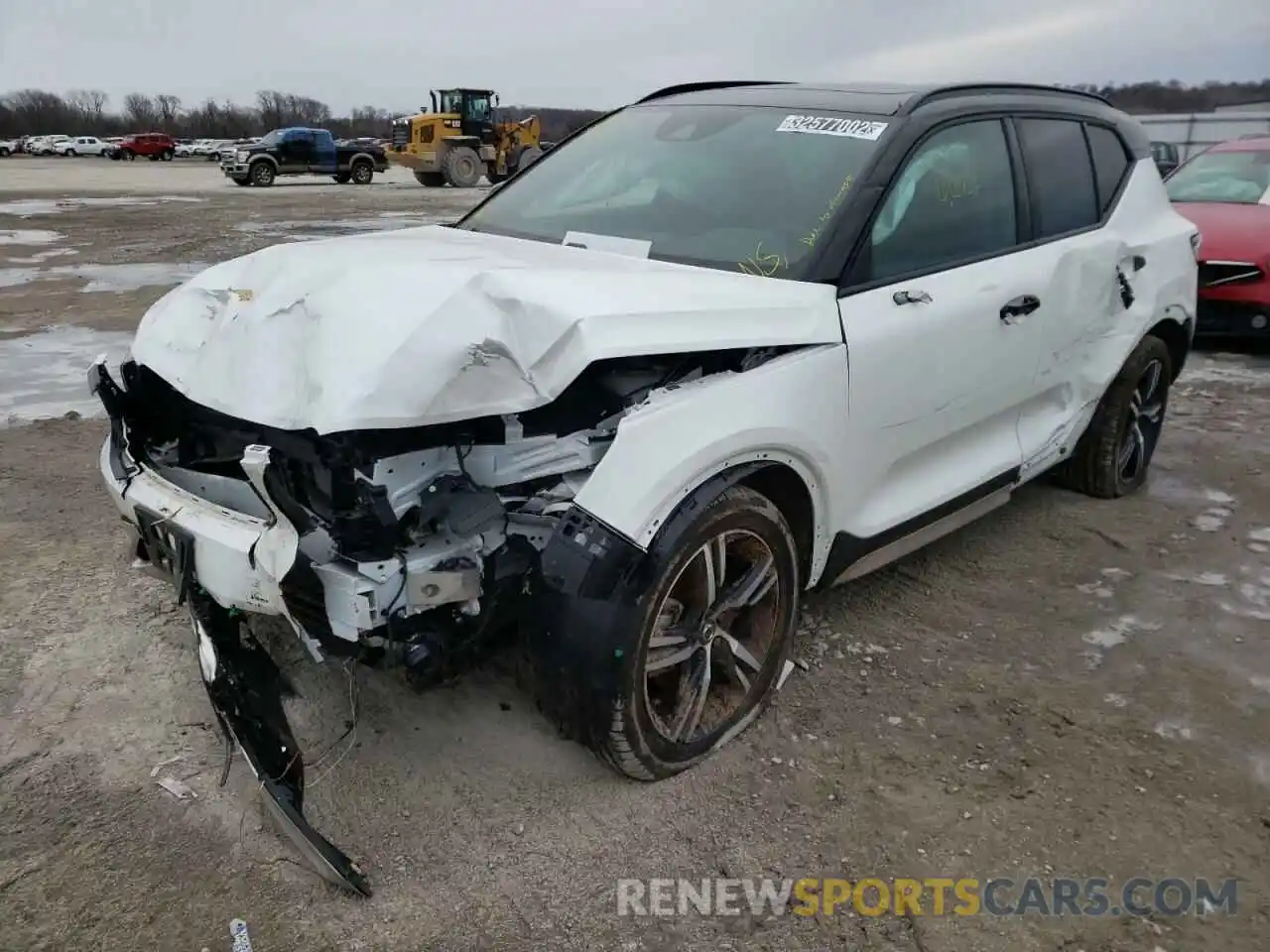 2 Photograph of a damaged car YV4162UM7M2580446 VOLVO XC40 2021