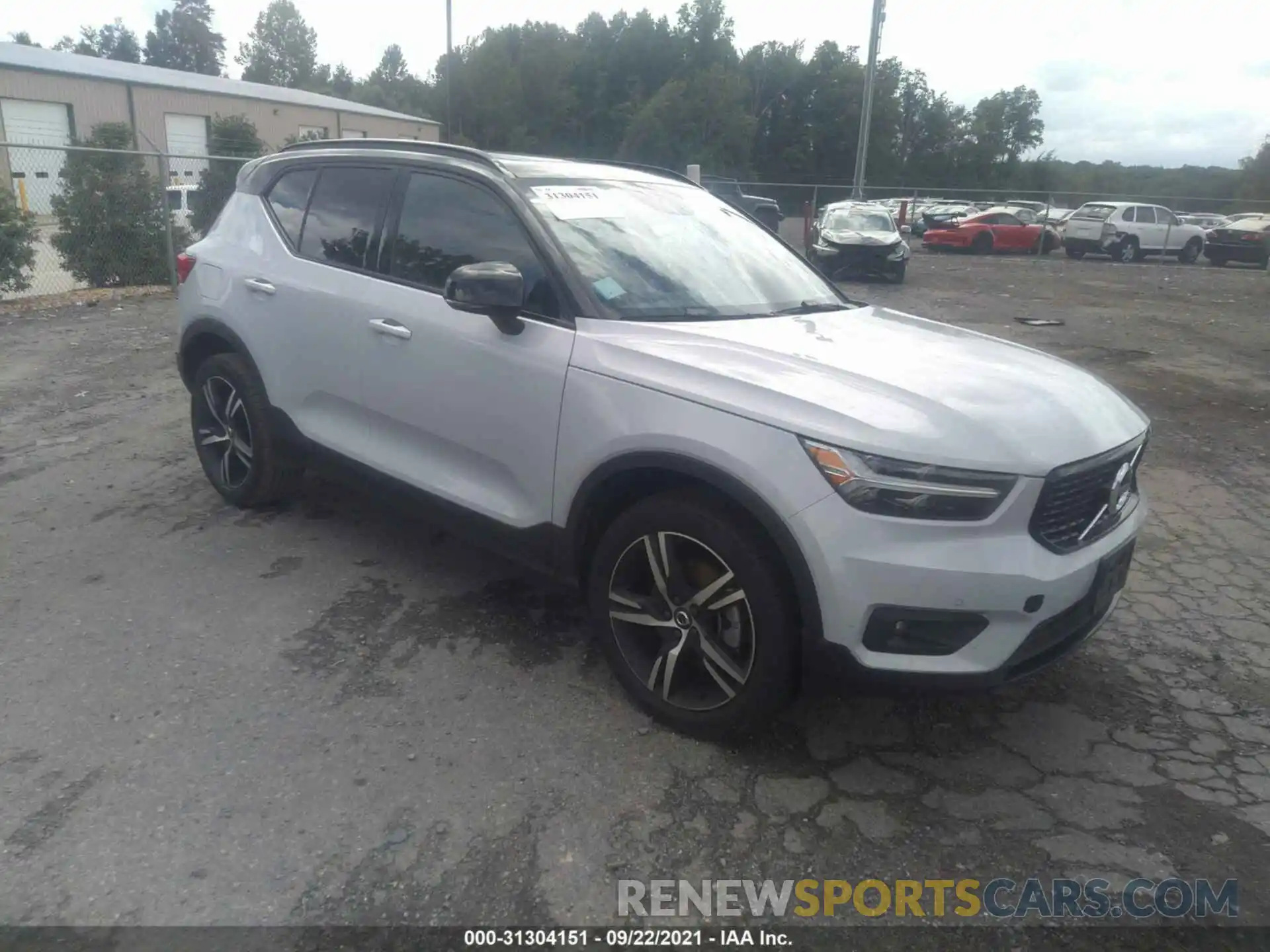 1 Photograph of a damaged car YV4162UM8M2545026 VOLVO XC40 2021