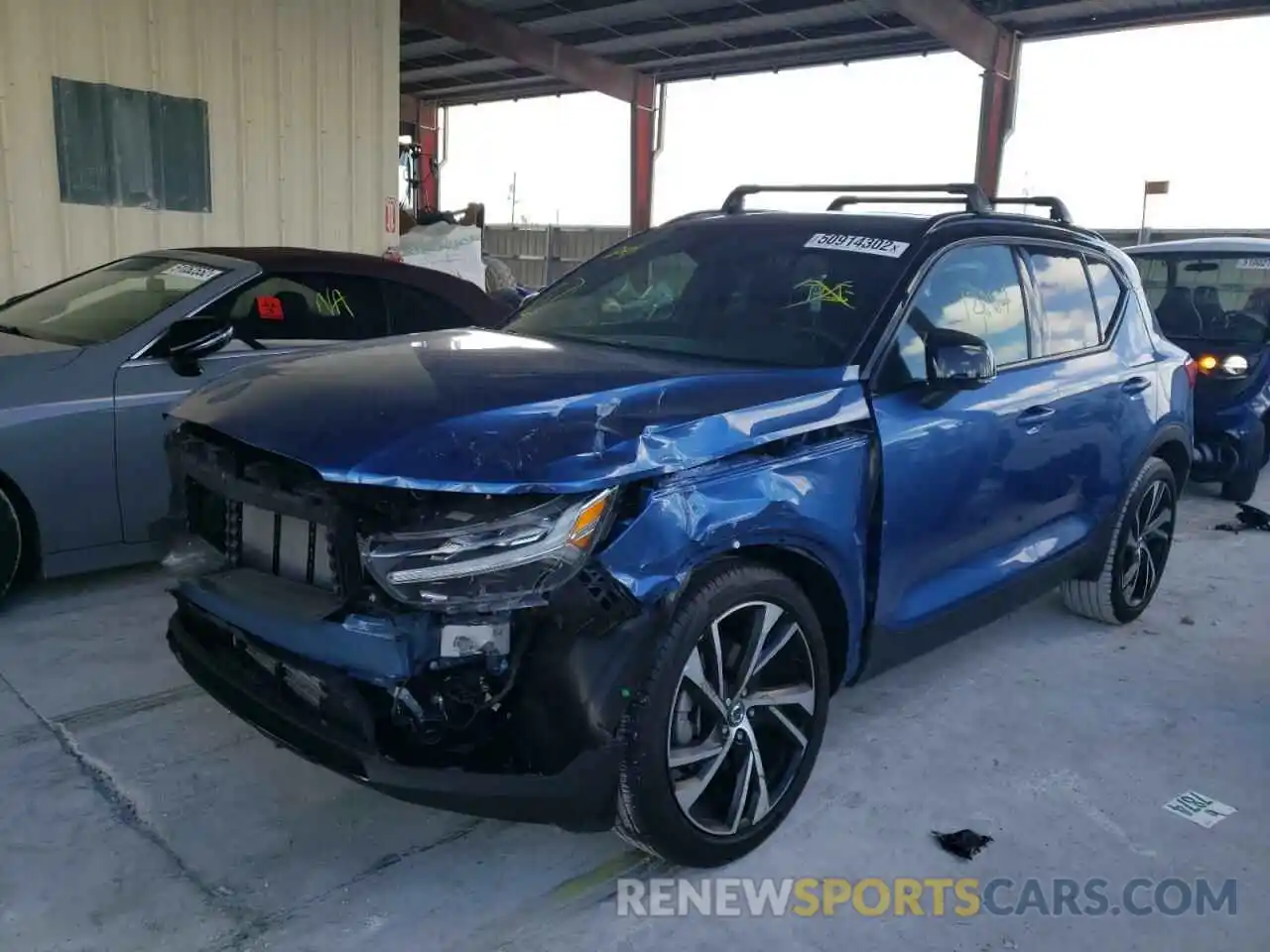 2 Photograph of a damaged car YV4162UM8M2611574 VOLVO XC40 2021