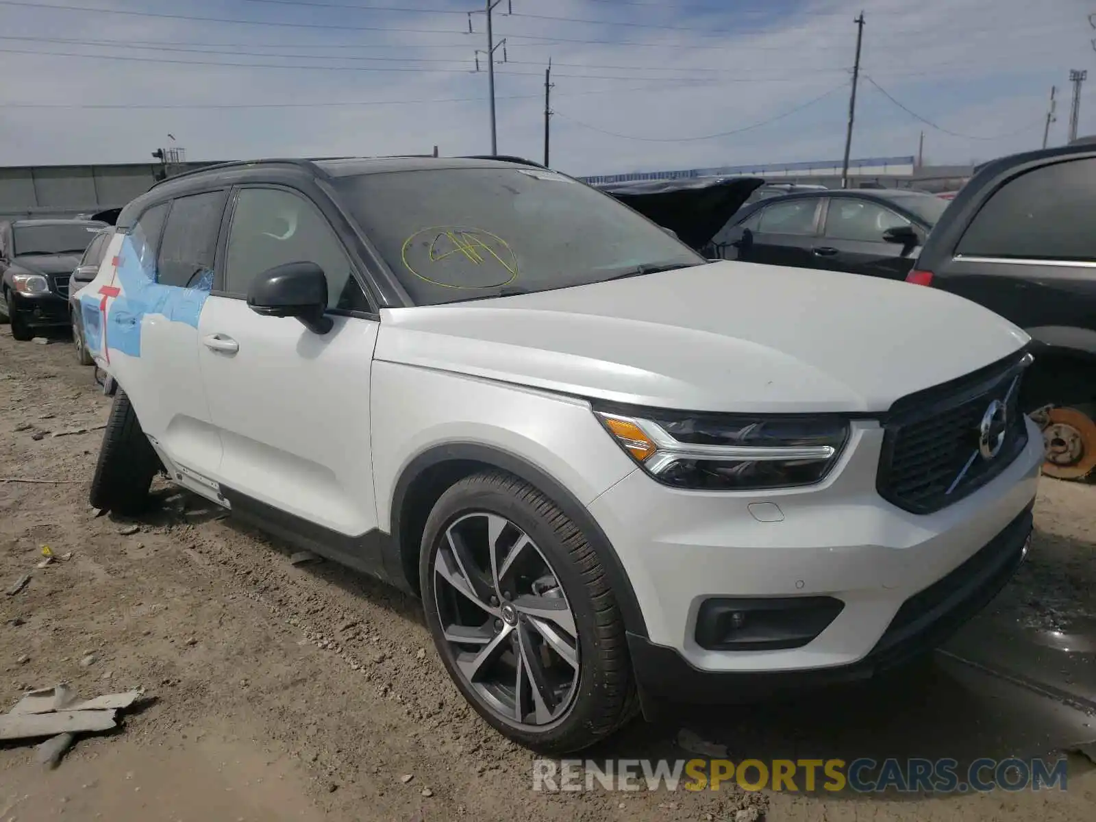 1 Photograph of a damaged car YV4162UM9M2425851 VOLVO XC40 2021