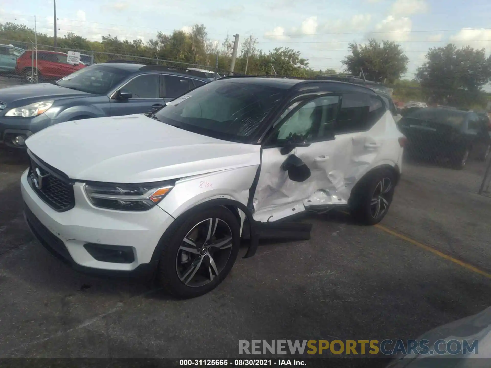 2 Photograph of a damaged car YV4162UM9M2545133 VOLVO XC40 2021