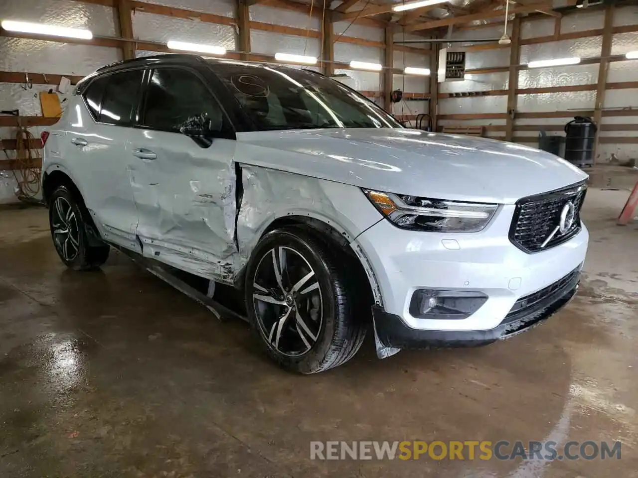 1 Photograph of a damaged car YV4162UM9M2570291 VOLVO XC40 2021