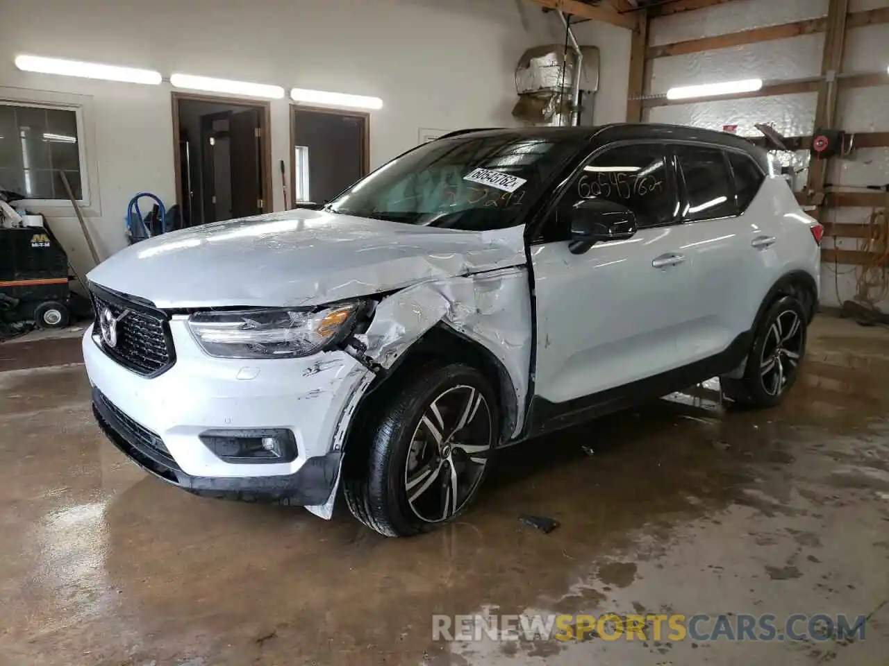 2 Photograph of a damaged car YV4162UM9M2570291 VOLVO XC40 2021