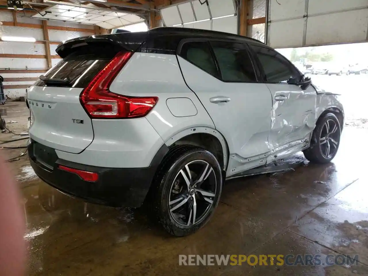 4 Photograph of a damaged car YV4162UM9M2570291 VOLVO XC40 2021