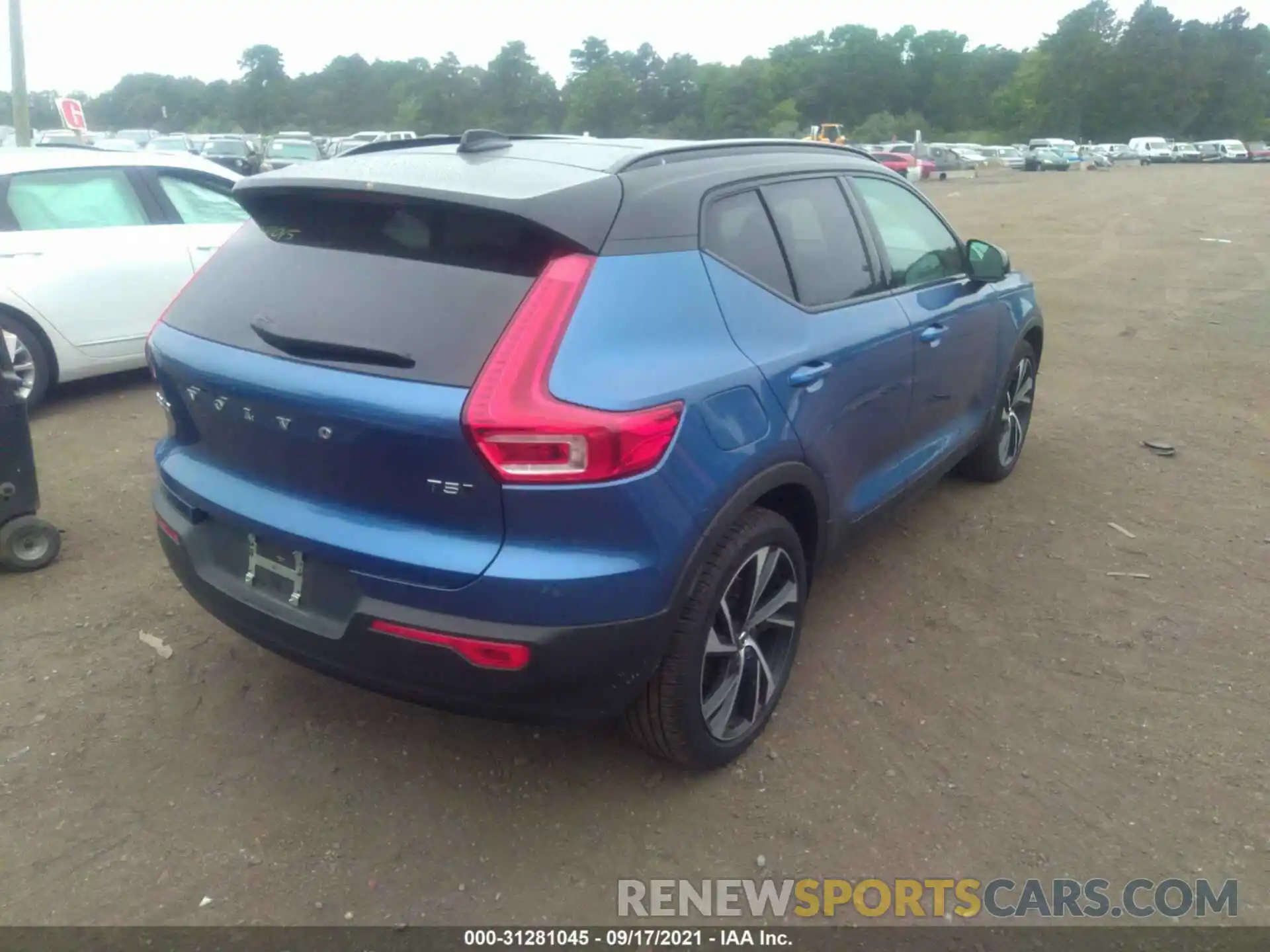 4 Photograph of a damaged car YV4162UMXM2431609 VOLVO XC40 2021