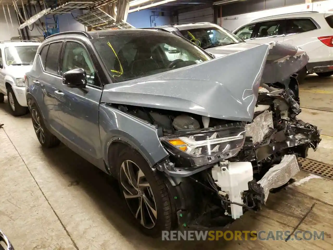 1 Photograph of a damaged car YV4162UMXM2447079 VOLVO XC40 2021