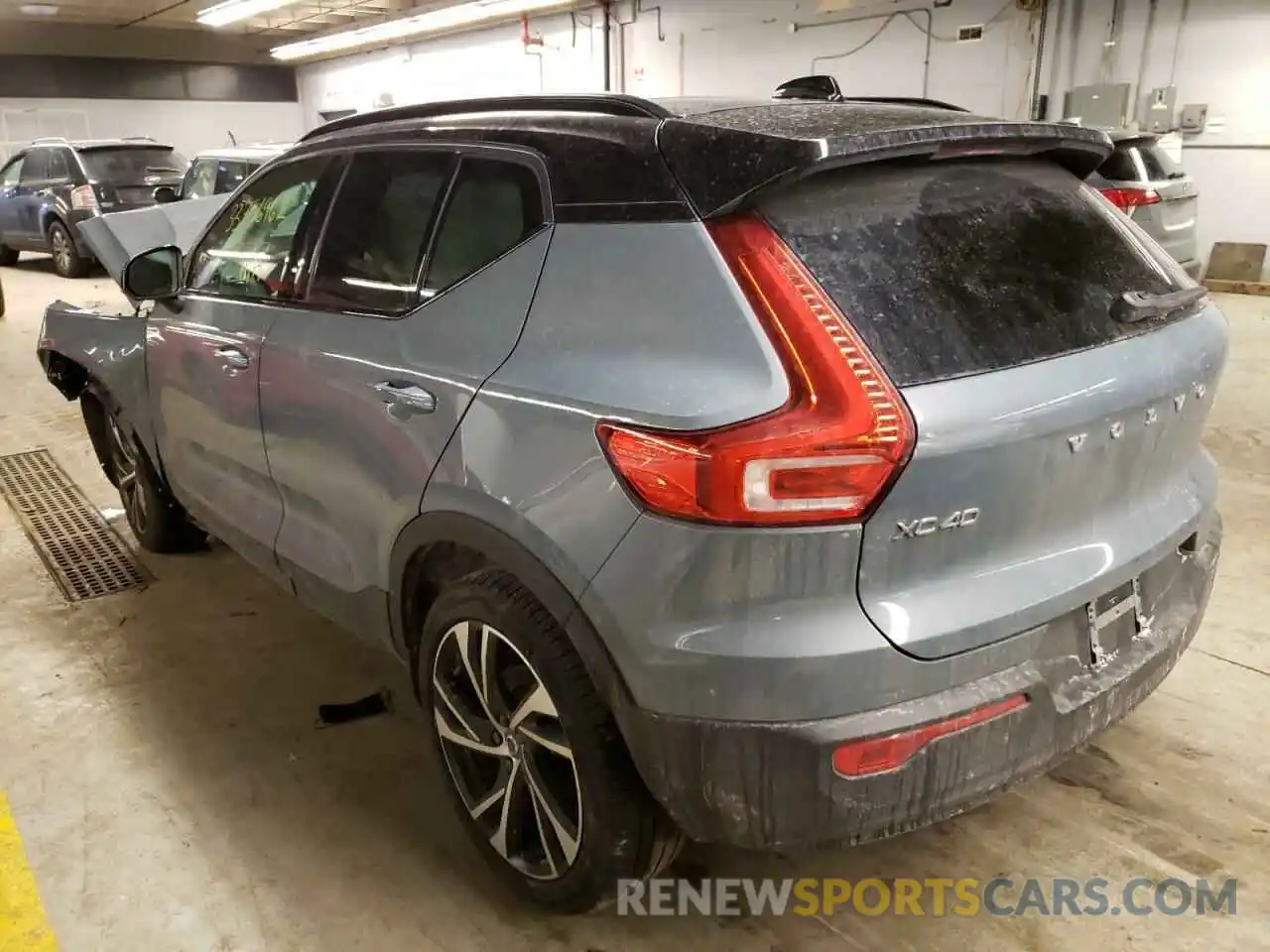 3 Photograph of a damaged car YV4162UMXM2447079 VOLVO XC40 2021