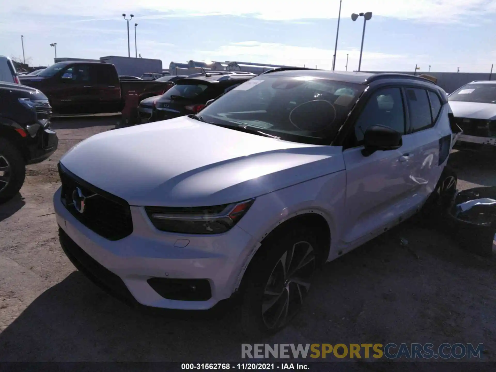 2 Photograph of a damaged car YV4162UMXM2547571 VOLVO XC40 2021