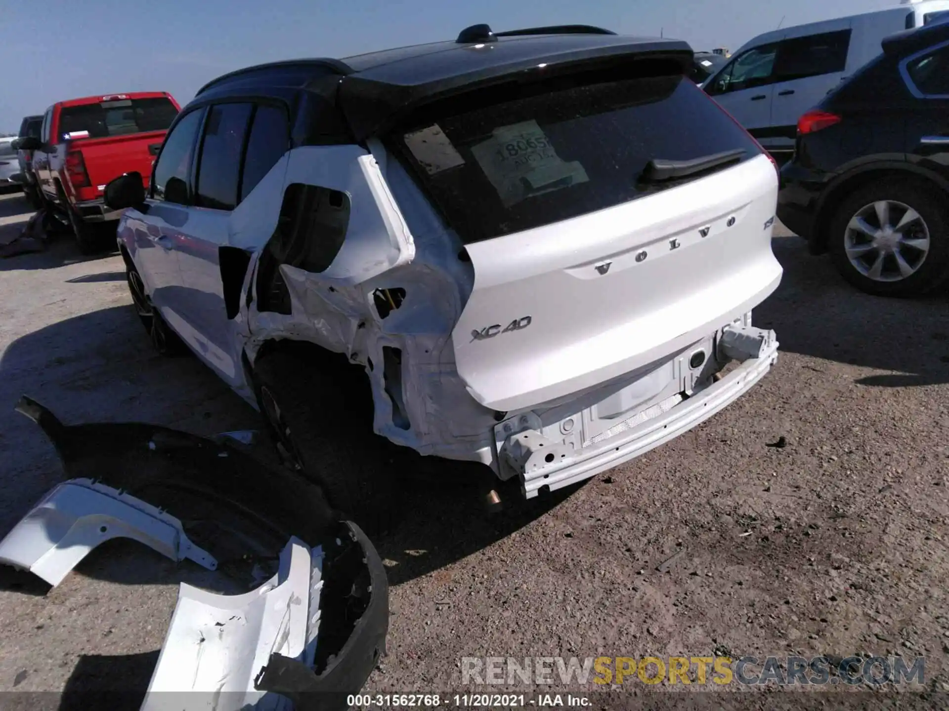 6 Photograph of a damaged car YV4162UMXM2547571 VOLVO XC40 2021