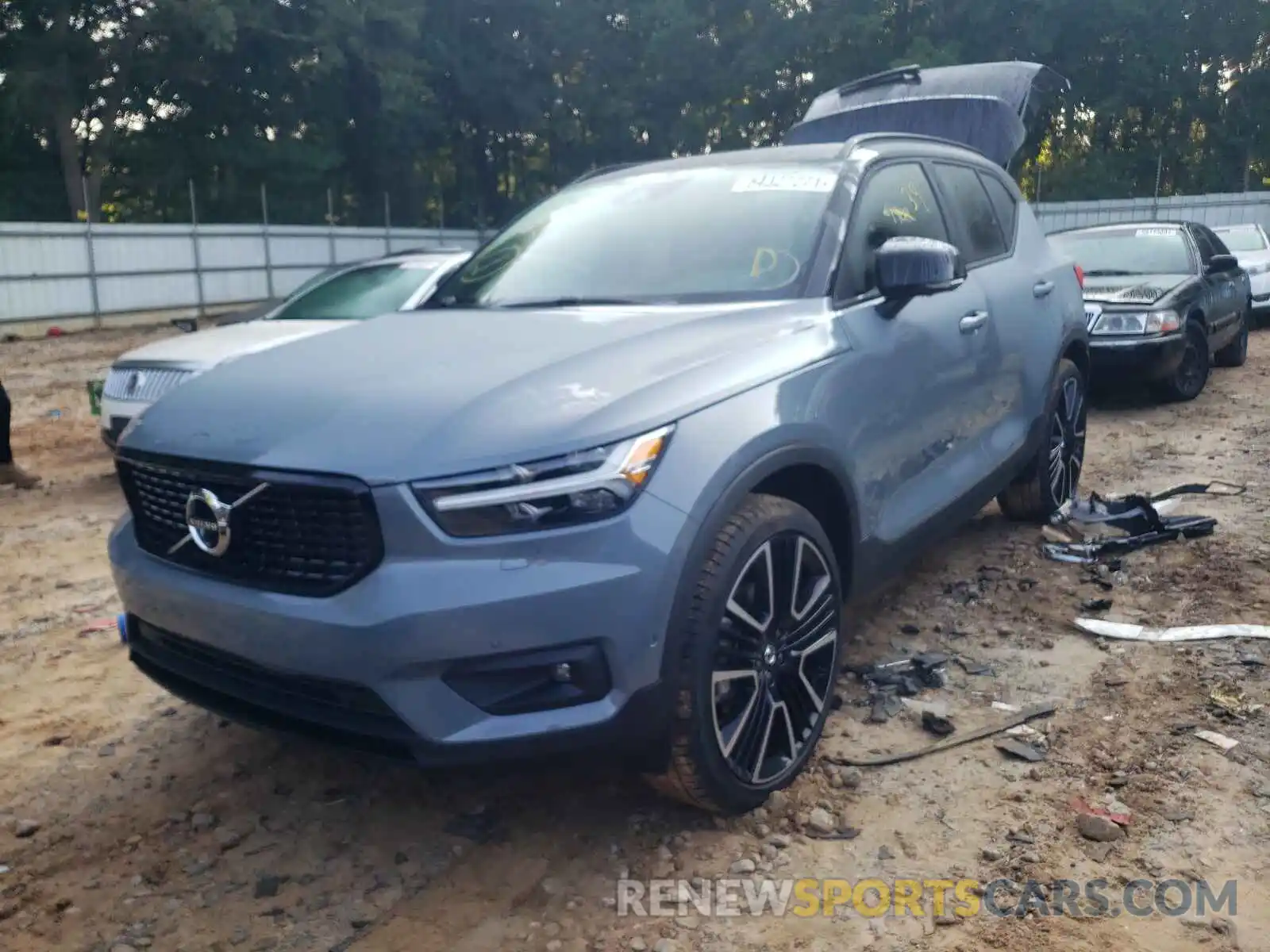 2 Photograph of a damaged car YV4162UMXM2614573 VOLVO XC40 2021