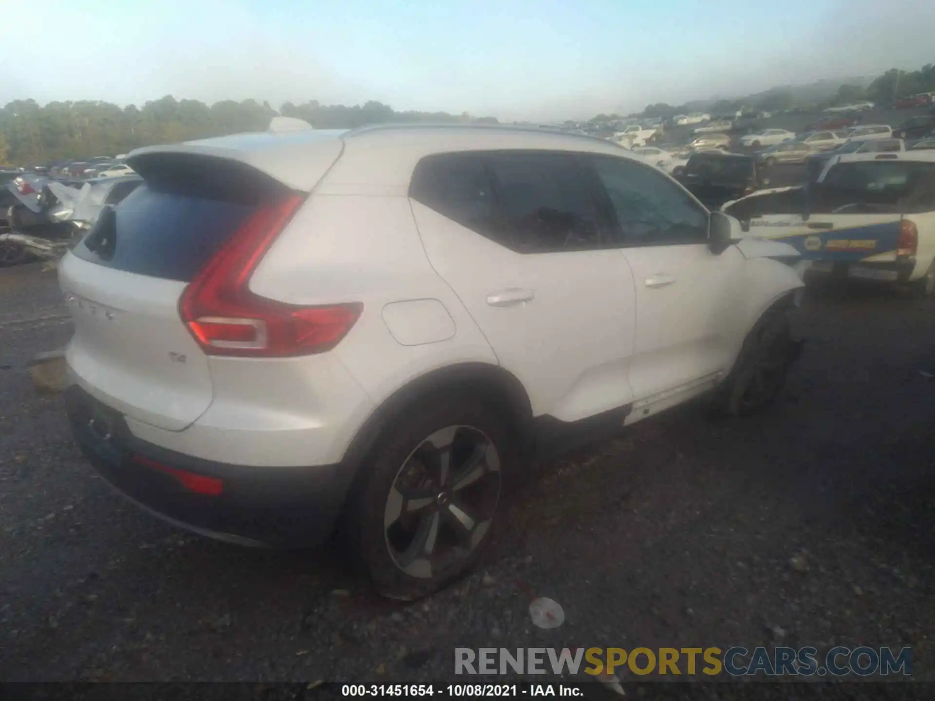 4 Photograph of a damaged car YV4AC2HK1M2490341 VOLVO XC40 2021