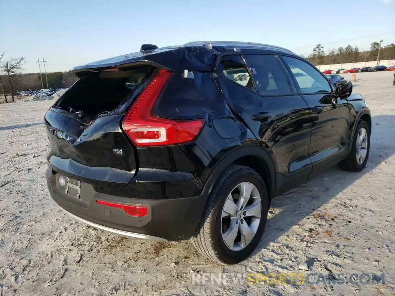 4 Photograph of a damaged car YV4AC2HK2M2556749 VOLVO XC40 2021