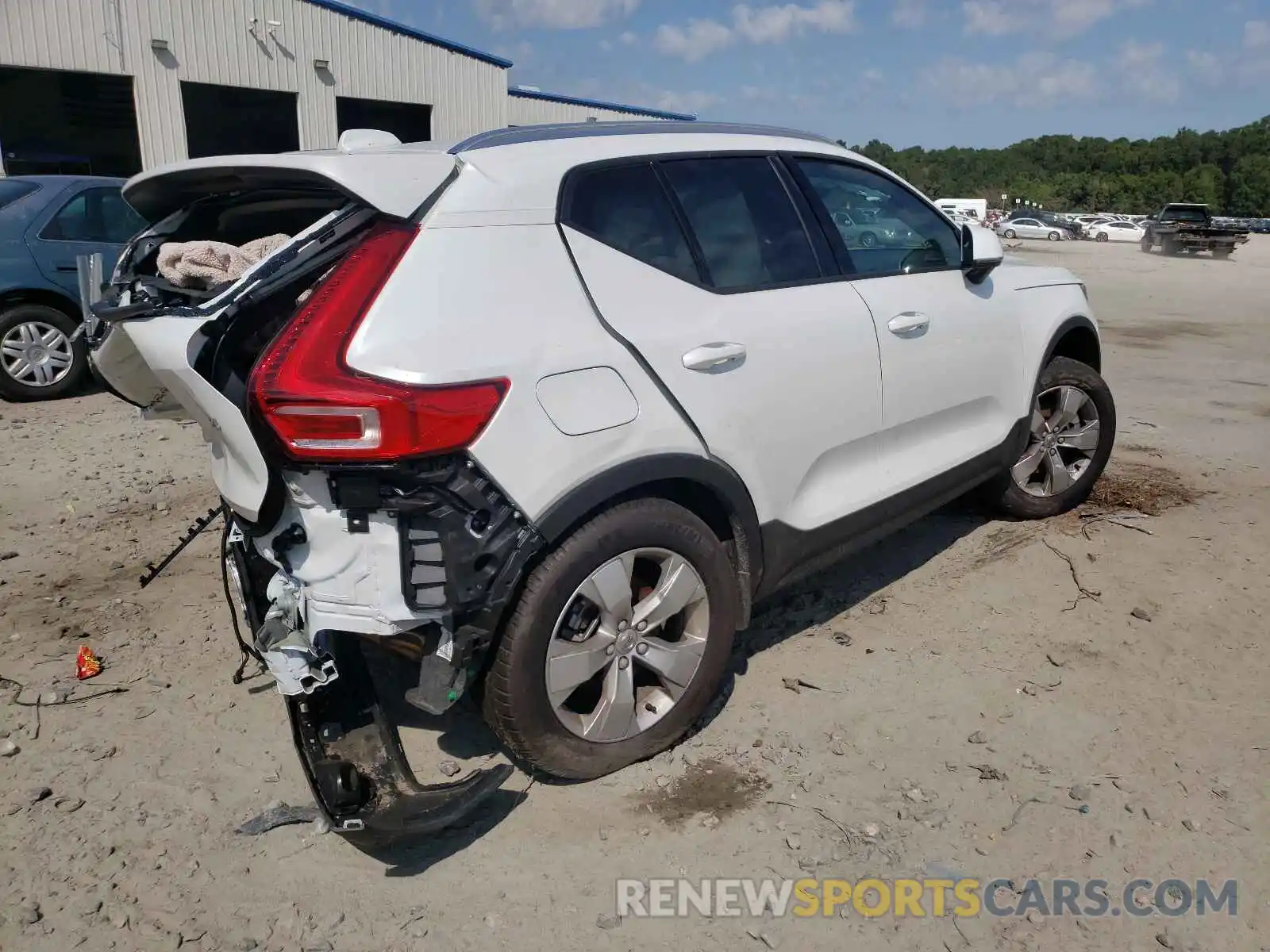 4 Photograph of a damaged car YV4AC2HK2M2606646 VOLVO XC40 2021