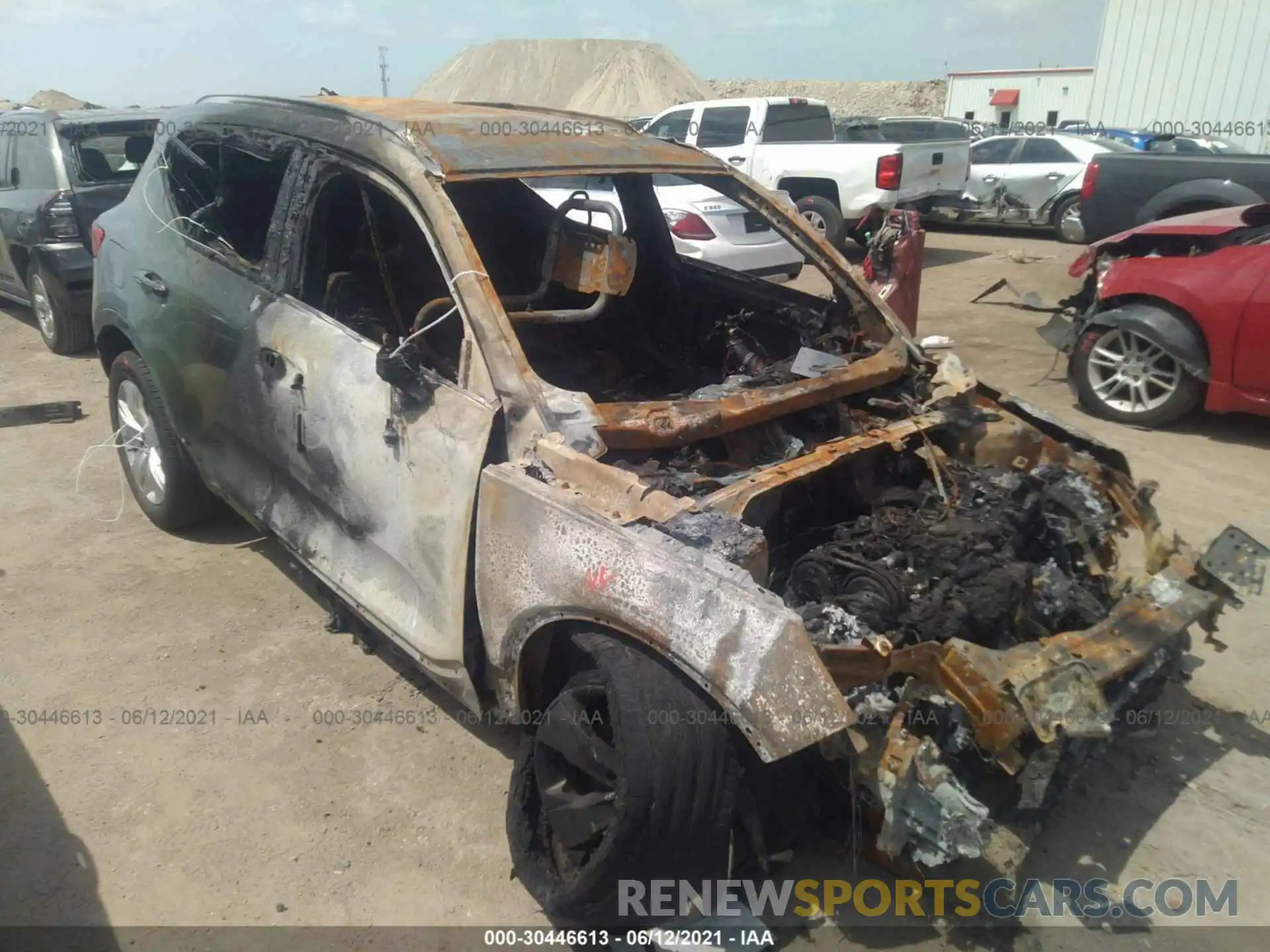 1 Photograph of a damaged car YV4AC2HK7M2469932 VOLVO XC40 2021