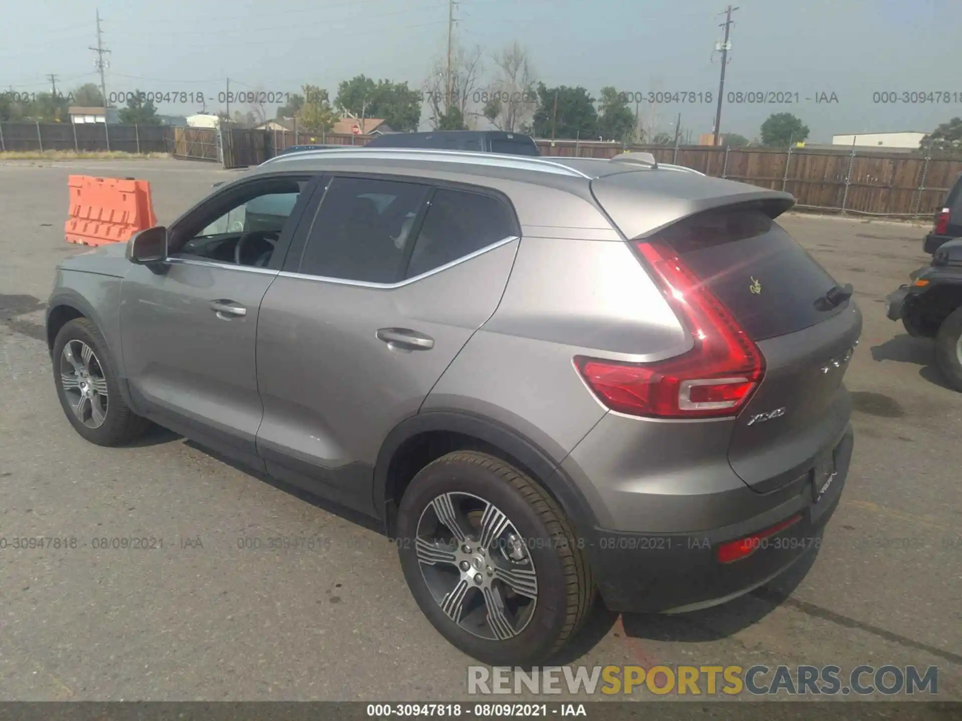 3 Photograph of a damaged car YV4AC2HL1M2571641 VOLVO XC40 2021