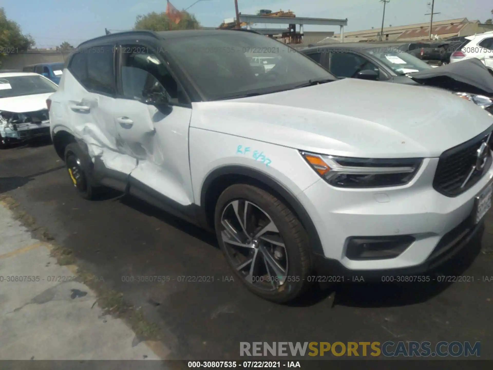 1 Photograph of a damaged car YV4AC2HM7M2395266 VOLVO XC40 2021