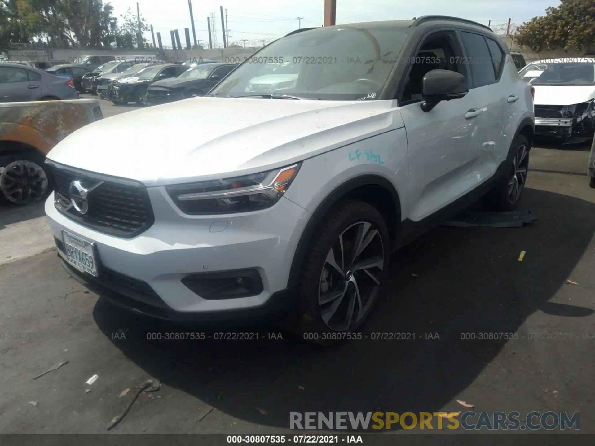 2 Photograph of a damaged car YV4AC2HM7M2395266 VOLVO XC40 2021