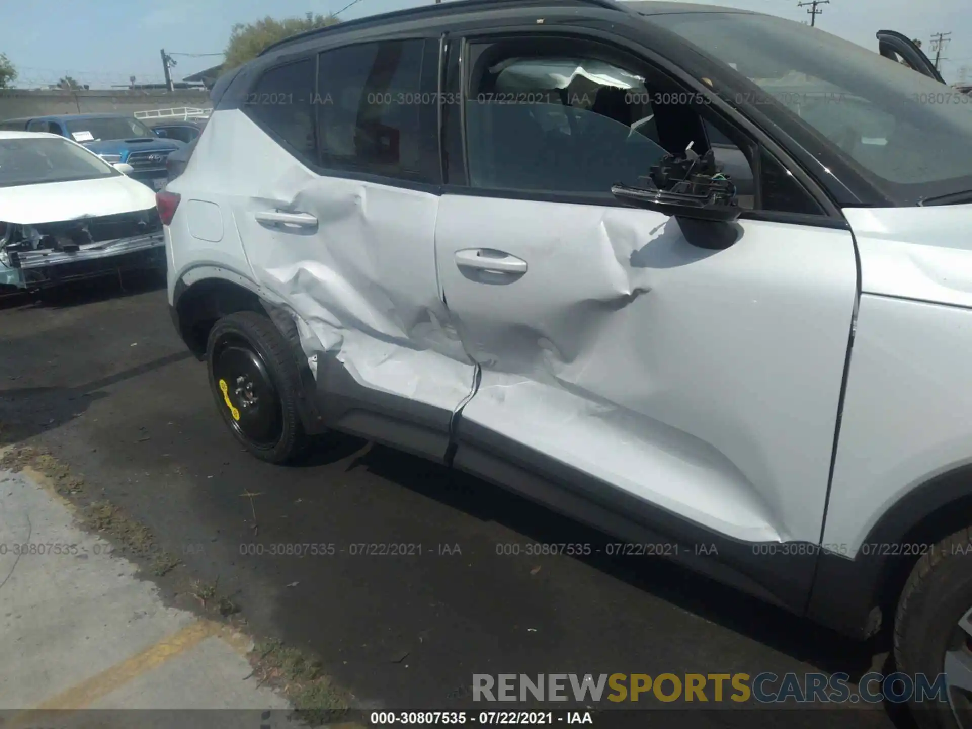 6 Photograph of a damaged car YV4AC2HM7M2395266 VOLVO XC40 2021