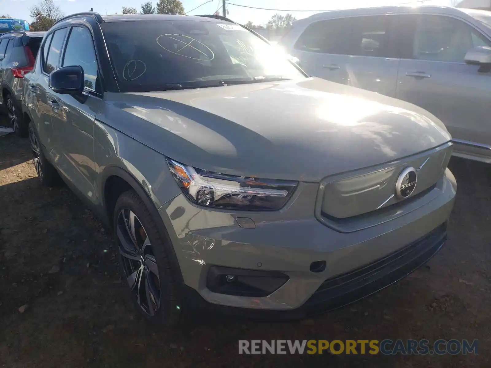 1 Photograph of a damaged car YV4ED3UR0M2440635 VOLVO XC40 2021