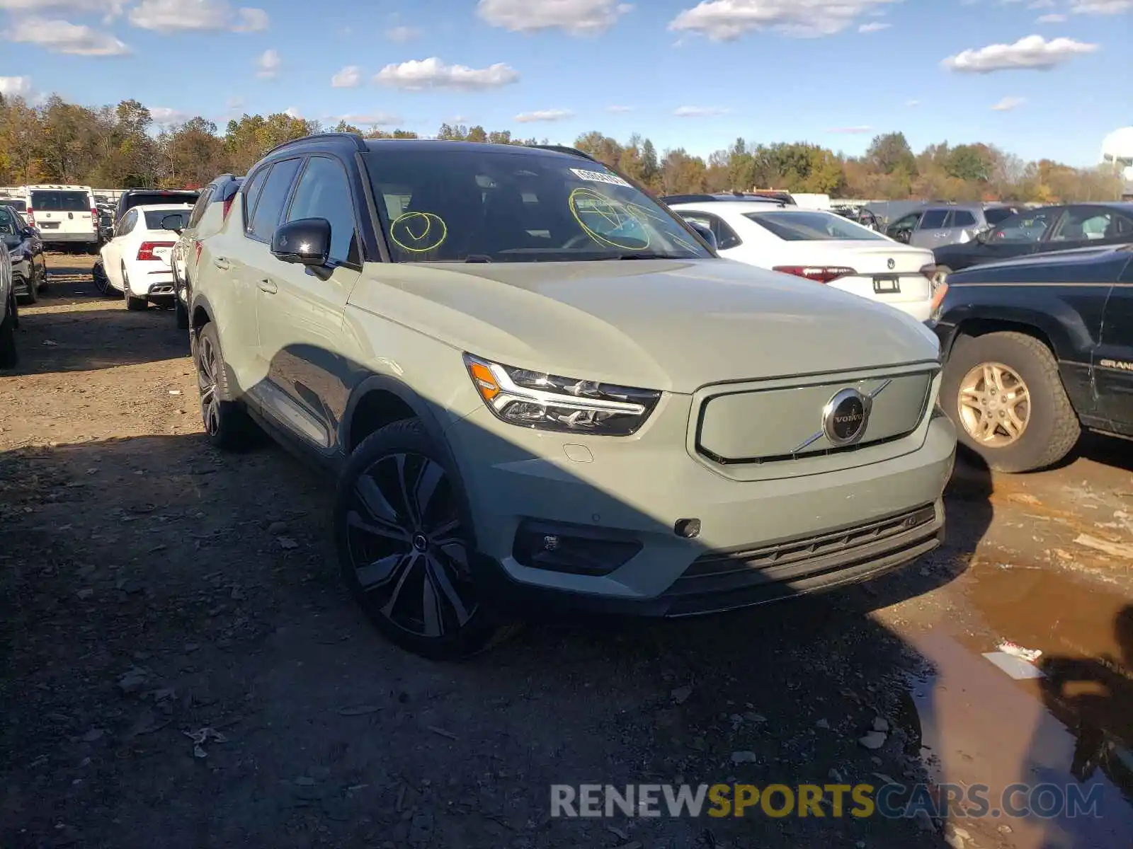 1 Photograph of a damaged car YV4ED3UR1M2439610 VOLVO XC40 2021