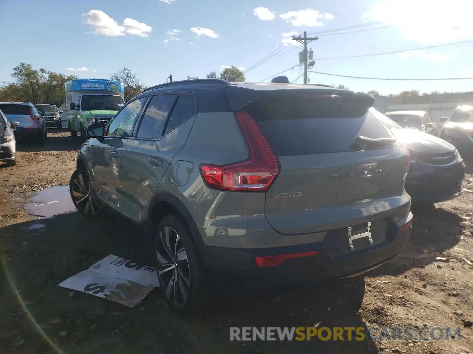 3 Photograph of a damaged car YV4ED3UR1M2439610 VOLVO XC40 2021