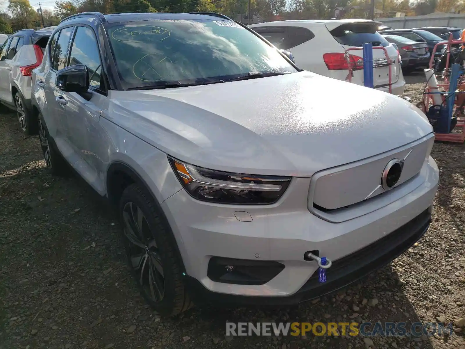 1 Photograph of a damaged car YV4ED3UR2M2439521 VOLVO XC40 2021