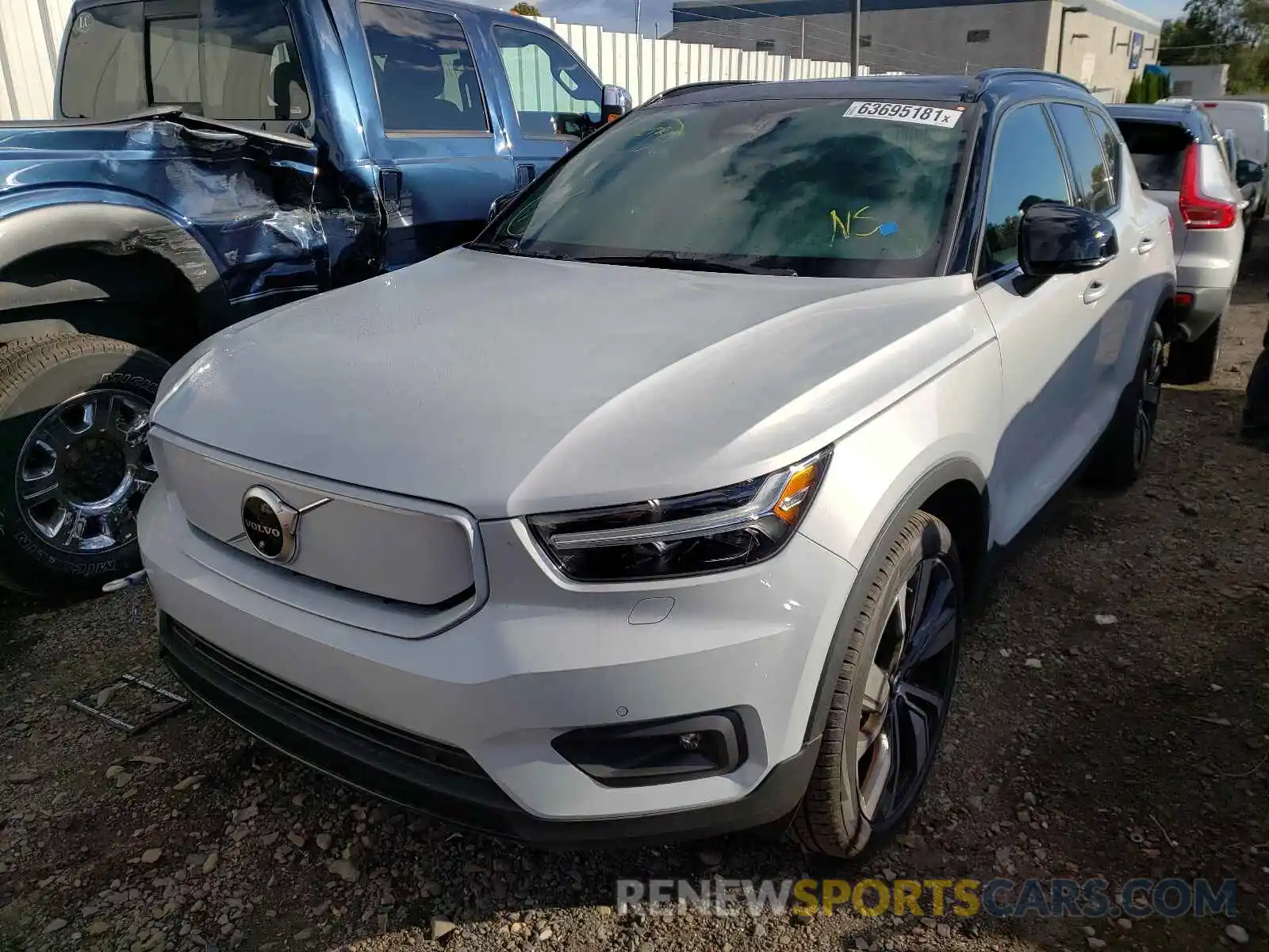 2 Photograph of a damaged car YV4ED3UR2M2439521 VOLVO XC40 2021