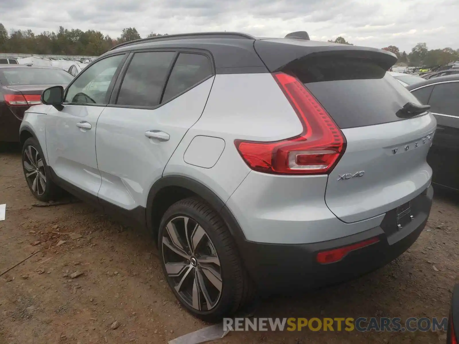 3 Photograph of a damaged car YV4ED3UR4M2440900 VOLVO XC40 2021