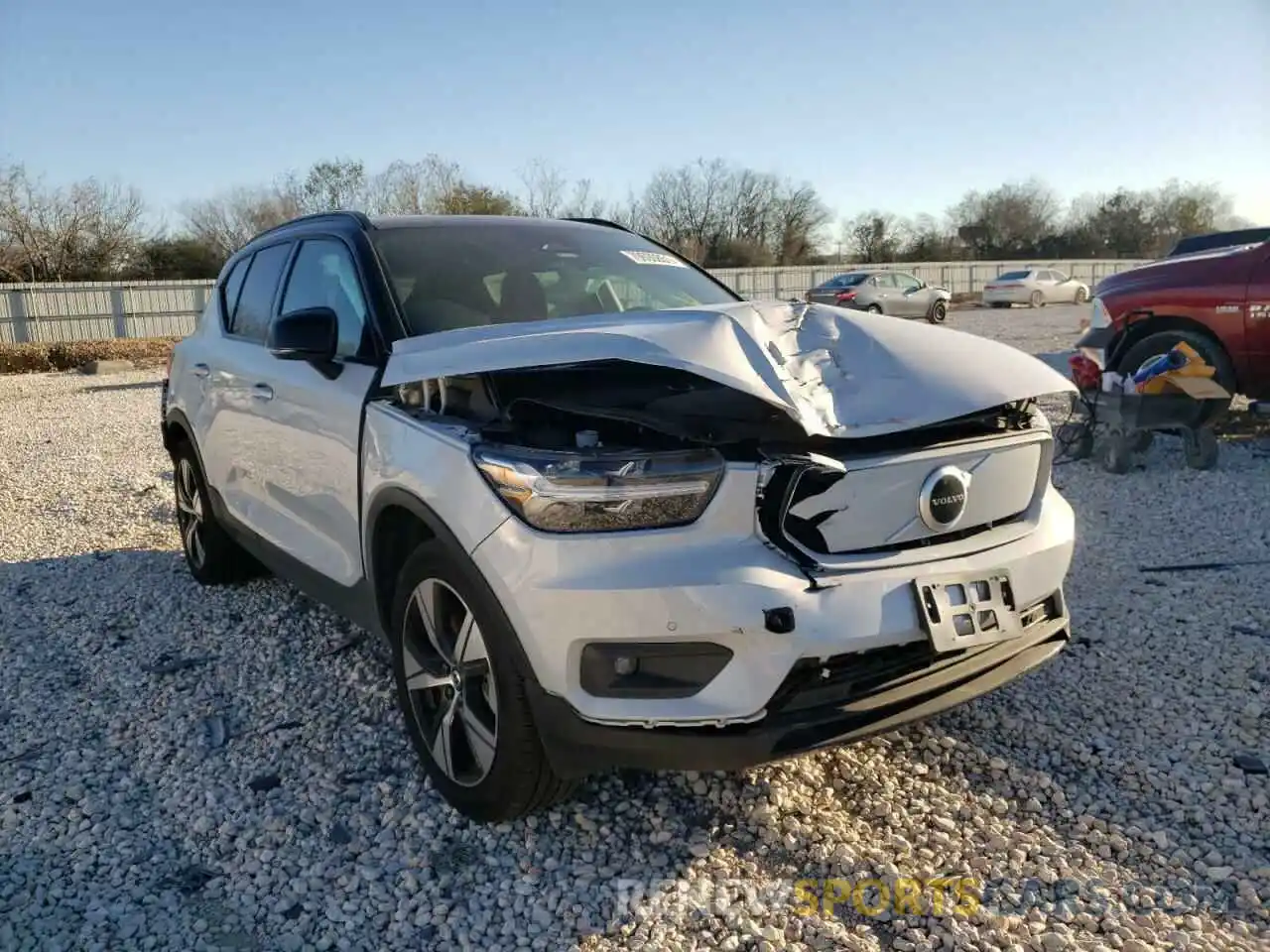 1 Photograph of a damaged car YV4ED3UR4M2534047 VOLVO XC40 2021