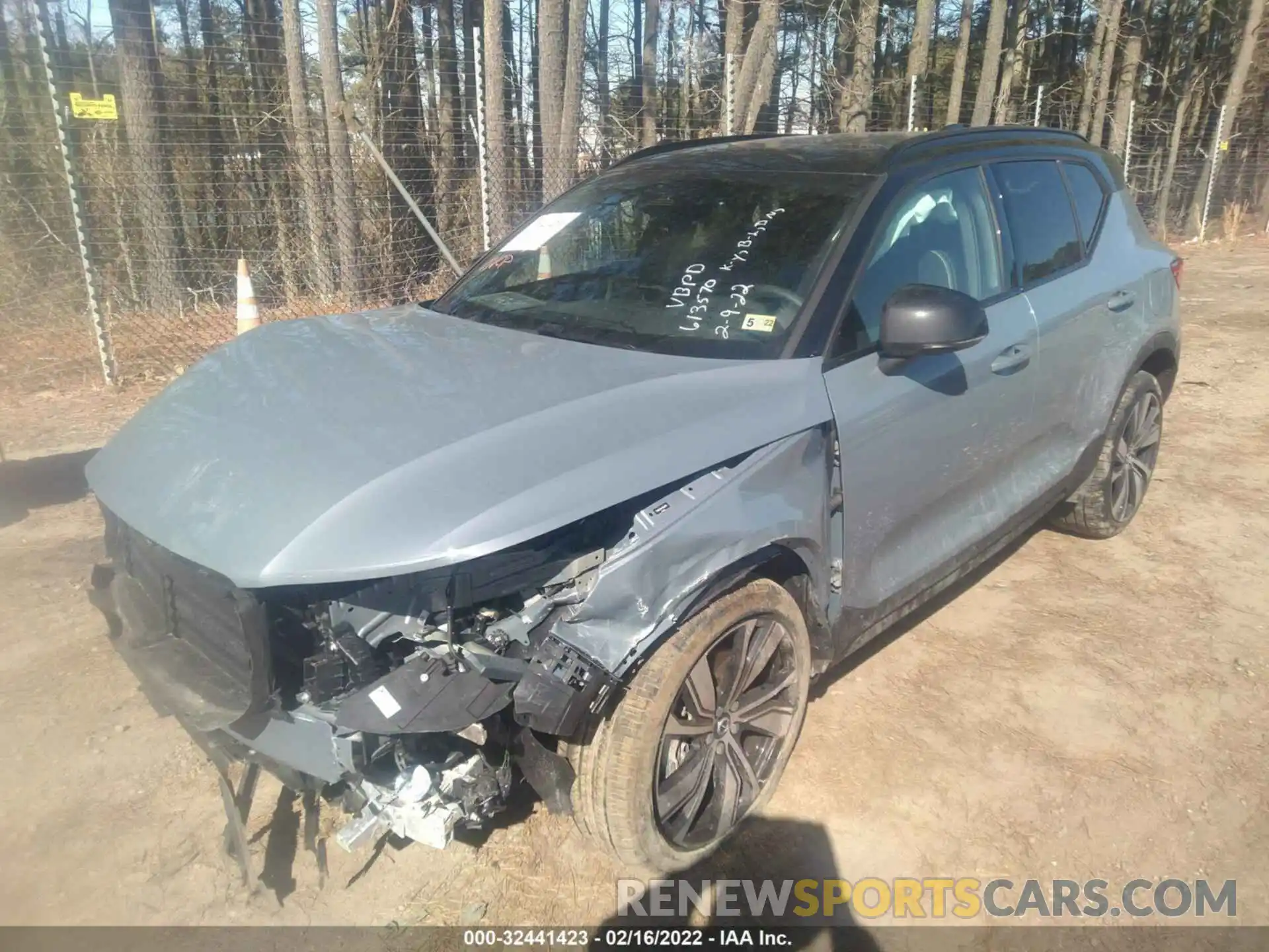 2 Photograph of a damaged car YV4ED3UR4M2540155 VOLVO XC40 2021