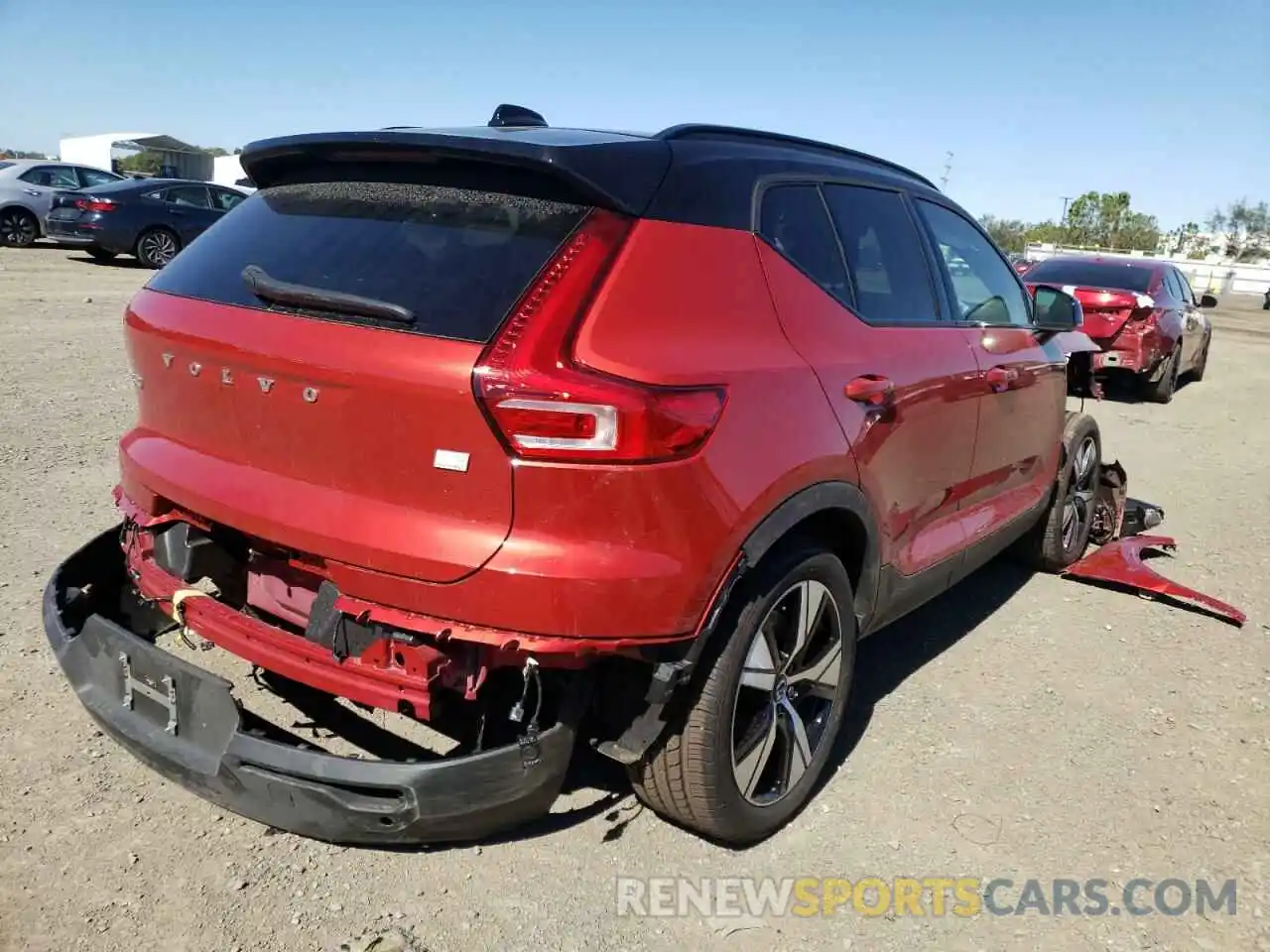 4 Photograph of a damaged car YV4ED3UR4M2582826 VOLVO XC40 2021