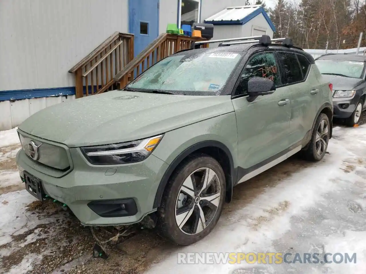 2 Photograph of a damaged car YV4ED3UR6M2553697 VOLVO XC40 2021