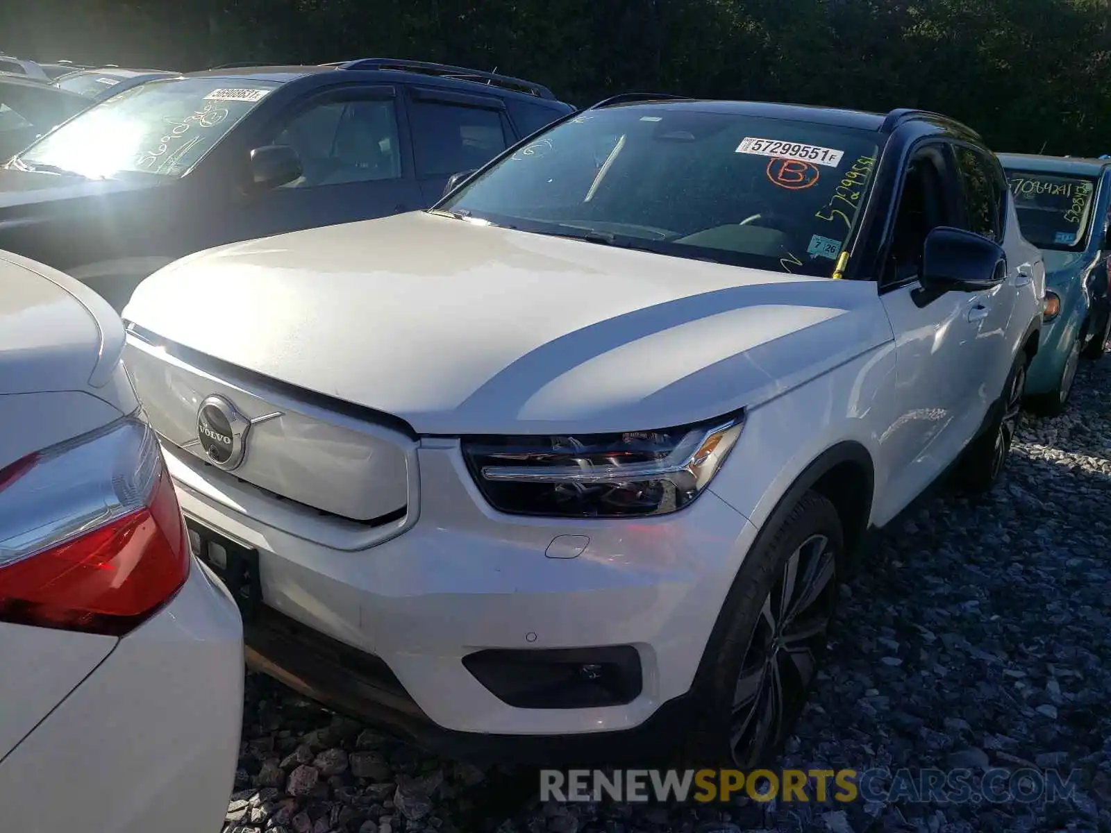 2 Photograph of a damaged car YV4ED3UR7M2538481 VOLVO XC40 2021