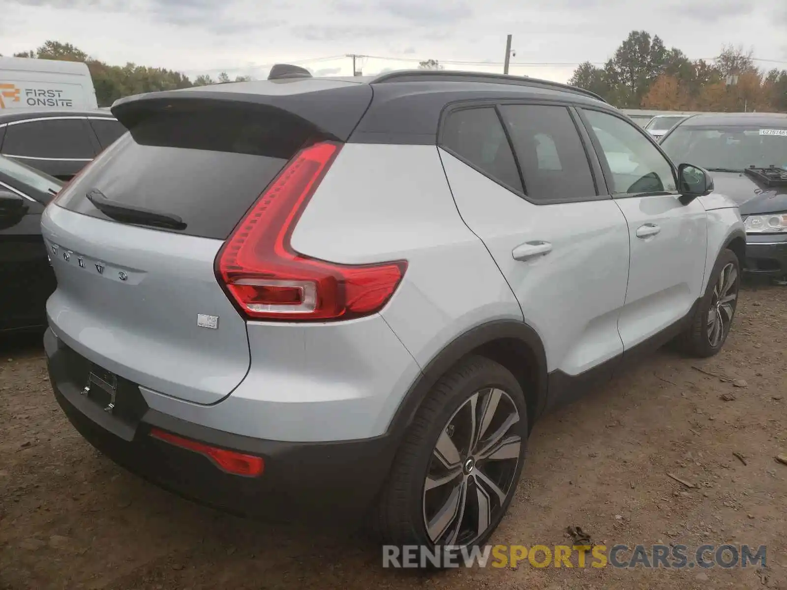 4 Photograph of a damaged car YV4ED3UR8M2439474 VOLVO XC40 2021