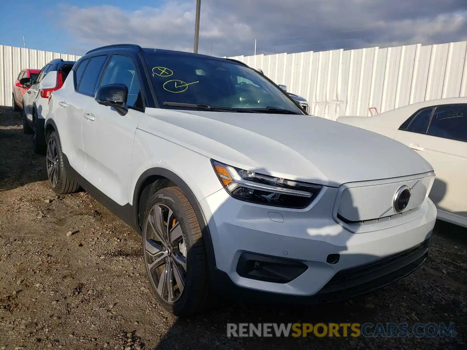 1 Photograph of a damaged car YV4ED3URXM2439430 VOLVO XC40 2021