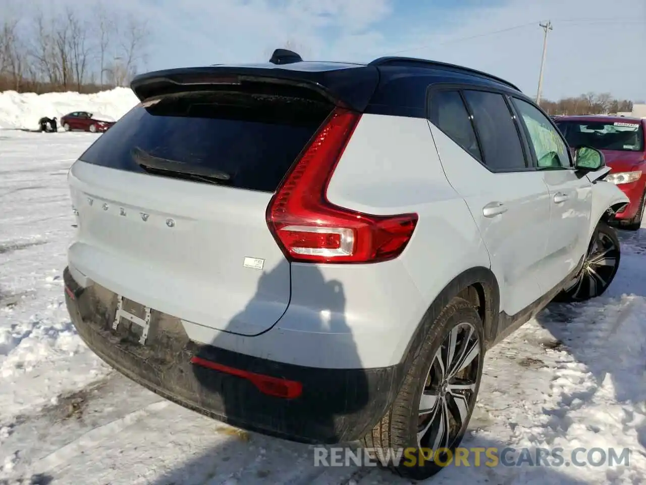 4 Photograph of a damaged car YV4ED3URXM2462383 VOLVO XC40 2021