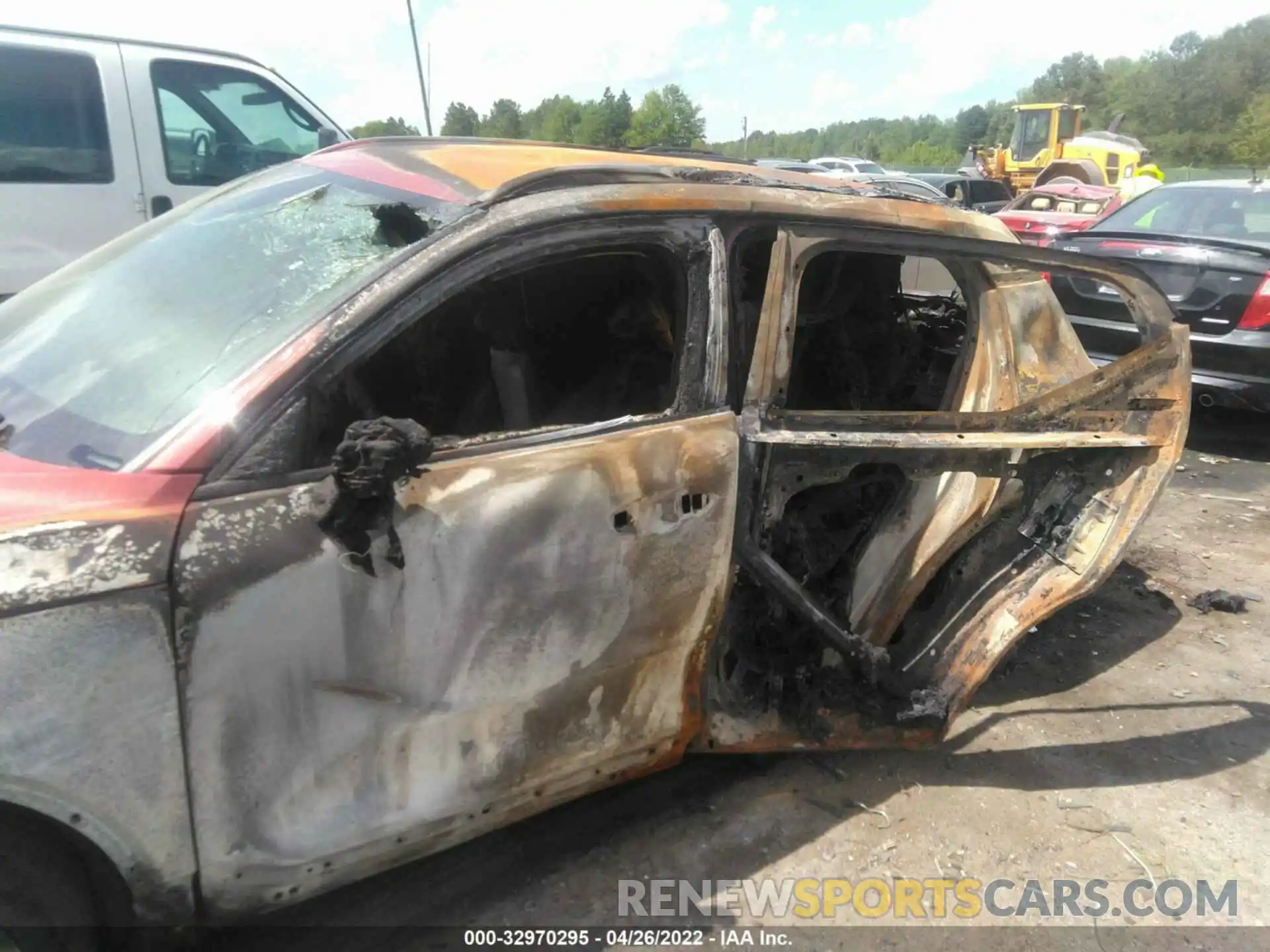 6 Photograph of a damaged car YV4162UK5N2747158 VOLVO XC40 2022