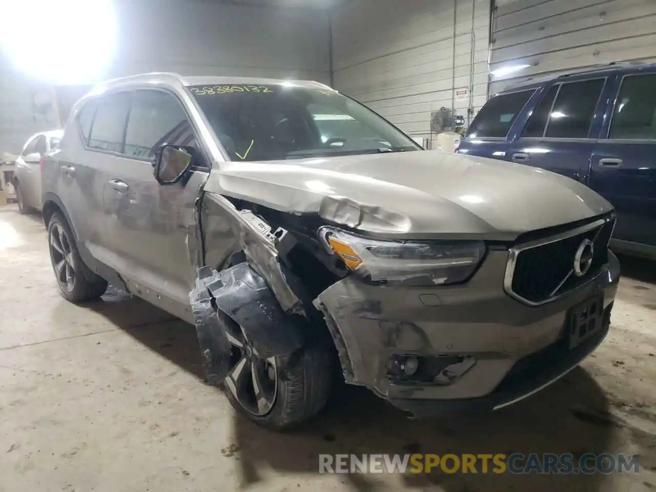 1 Photograph of a damaged car YV4162UK6N2655928 VOLVO XC40 2022