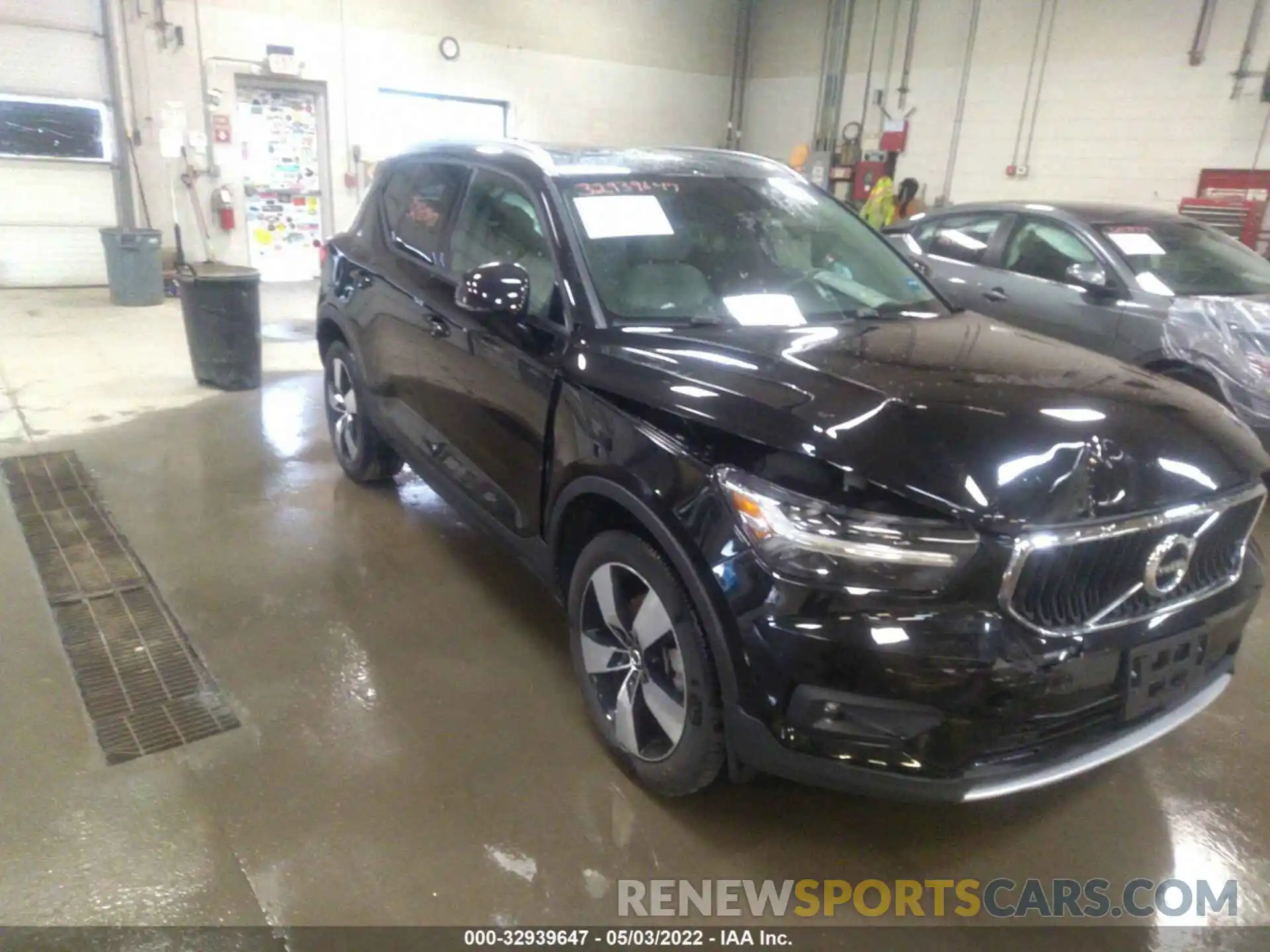 6 Photograph of a damaged car YV4162UK6N2676889 VOLVO XC40 2022