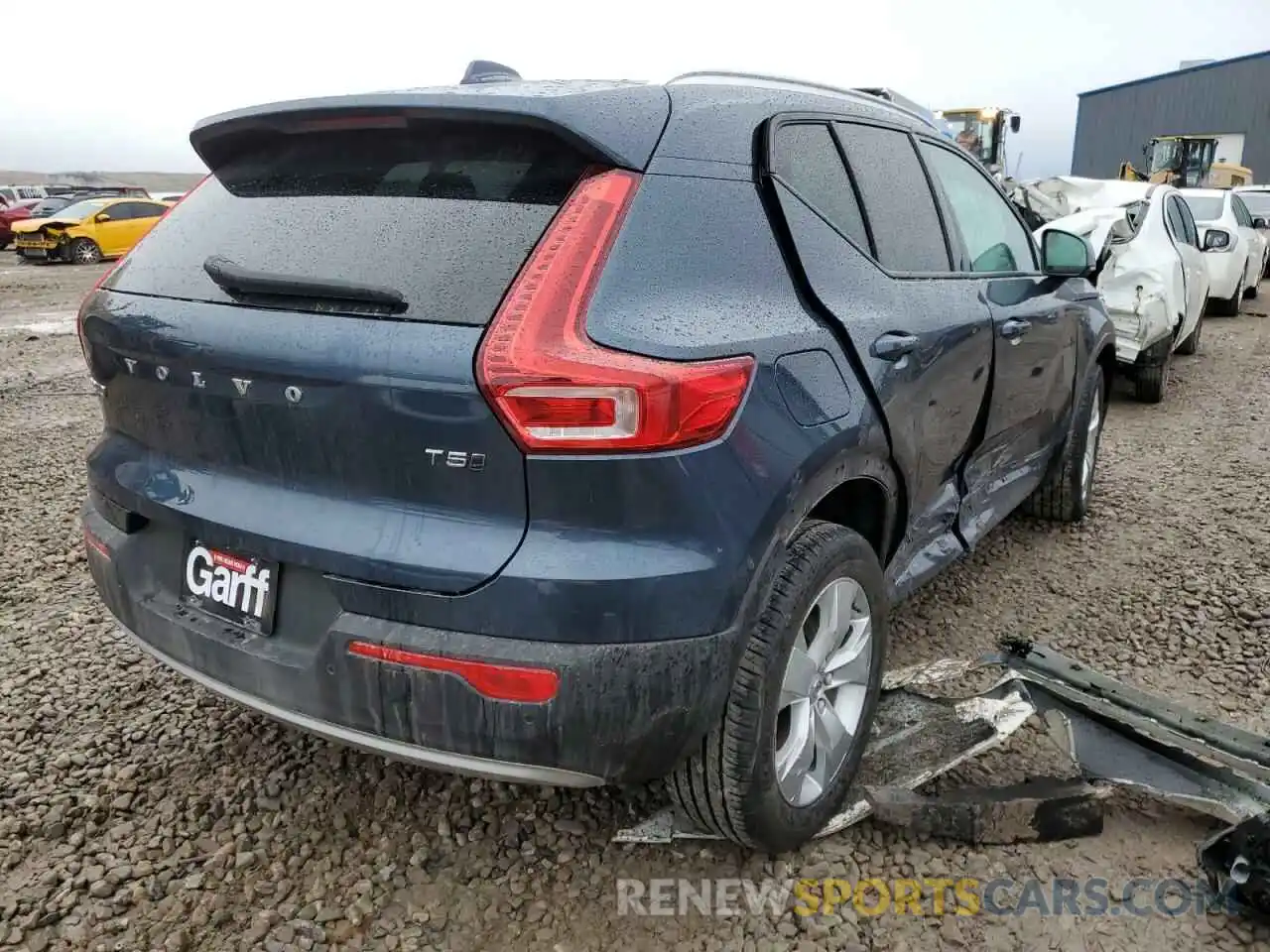 3 Photograph of a damaged car YV4162UK6N2697015 VOLVO XC40 2022