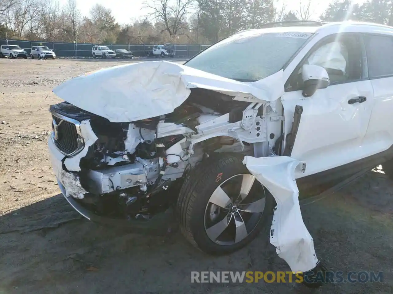 9 Photograph of a damaged car YV4162UK7N2650270 VOLVO XC40 2022